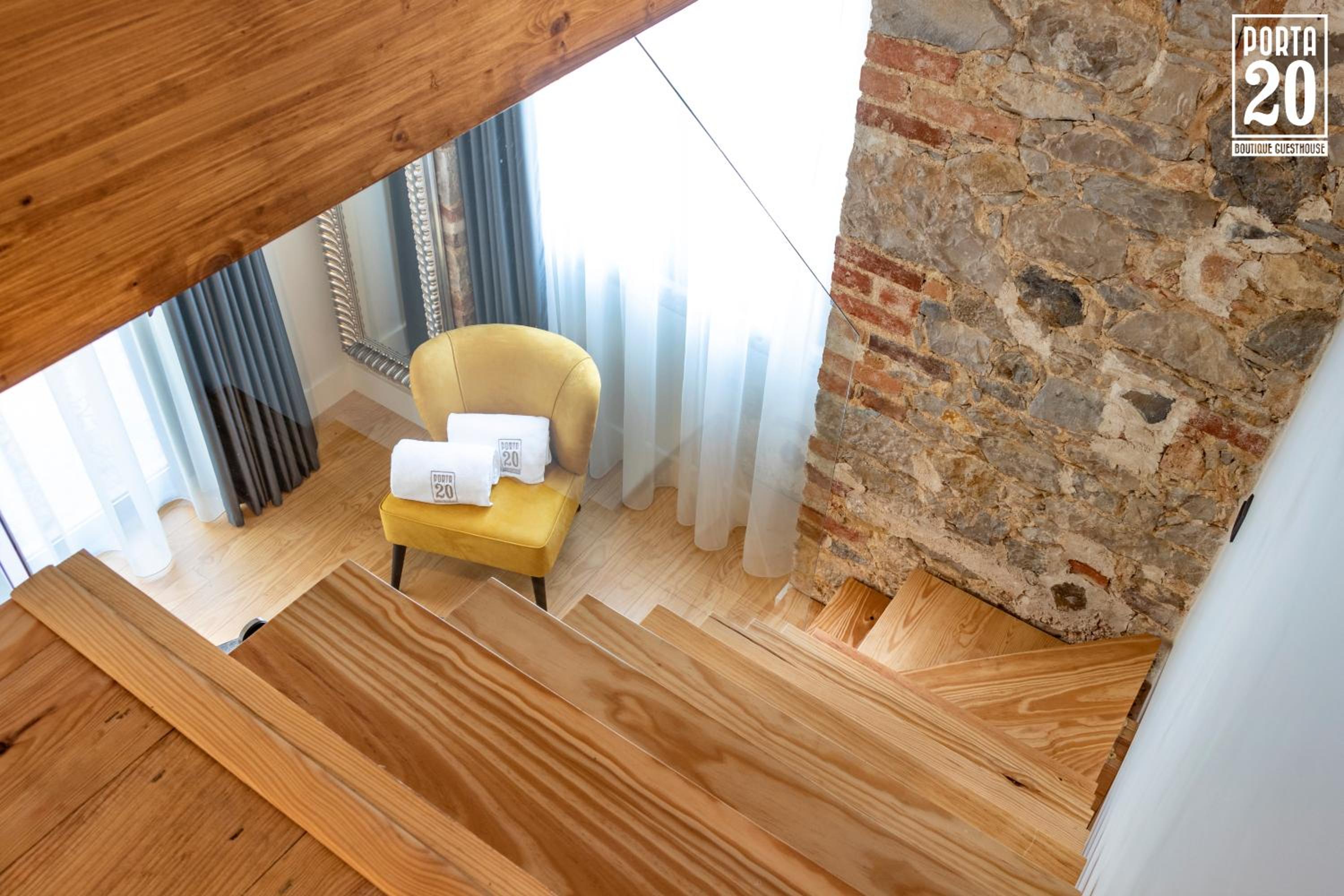 Standard Family Room - Photo 8