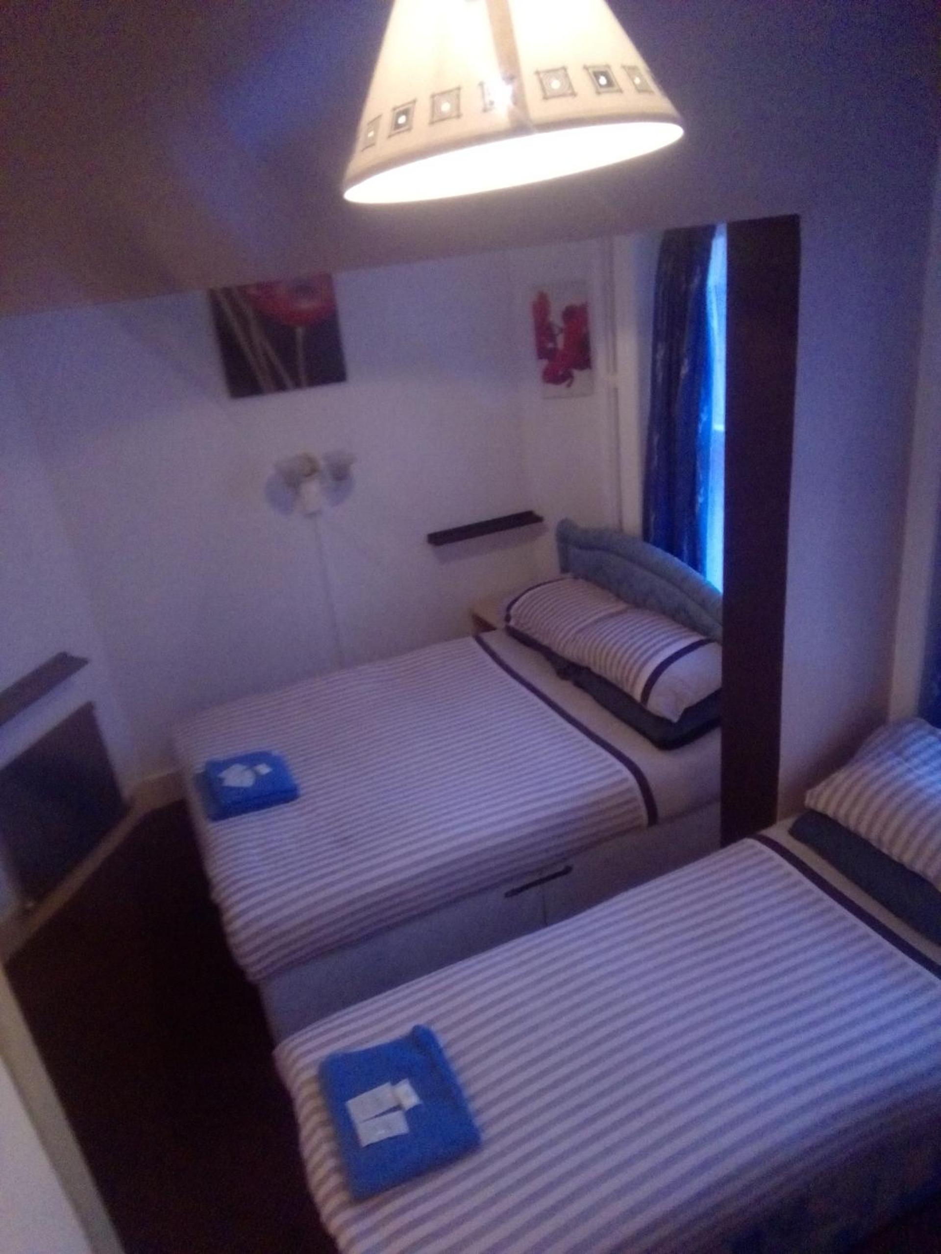 Triple Room with Private Bathroom - Photo 3