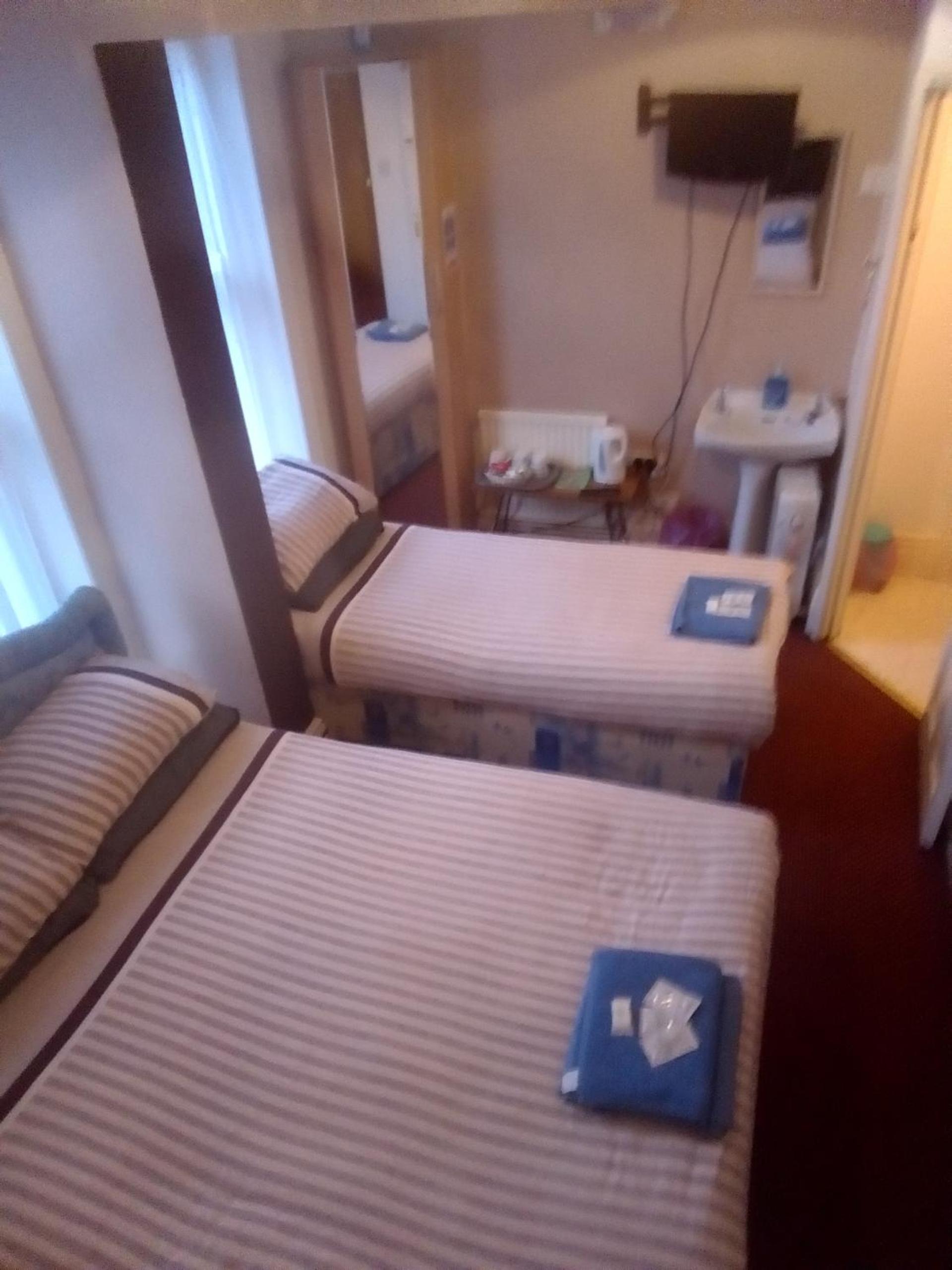 Triple Room with Private Bathroom - Photo 8