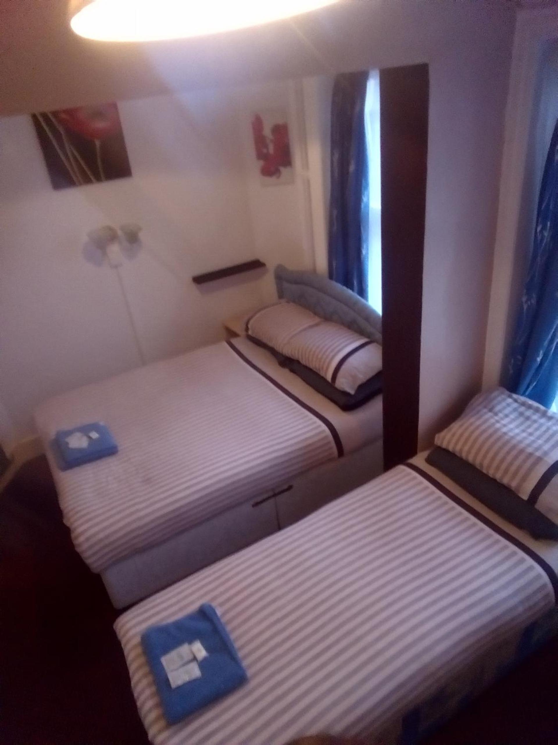 Triple Room with Private Bathroom - Photo 10