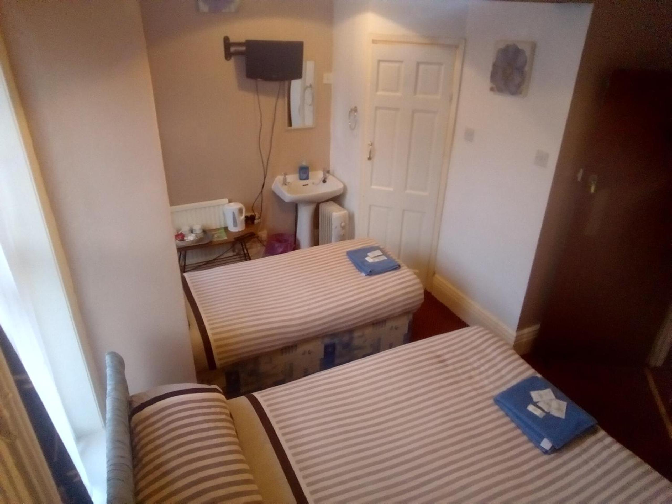Triple Room with Private Bathroom - Photo 4