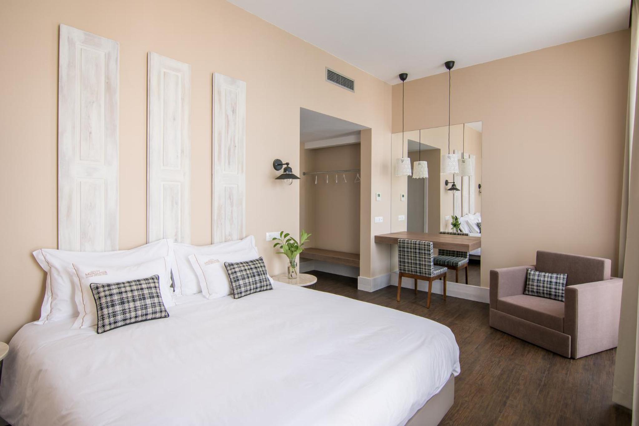 Standard Double or Twin Room - Photo 5