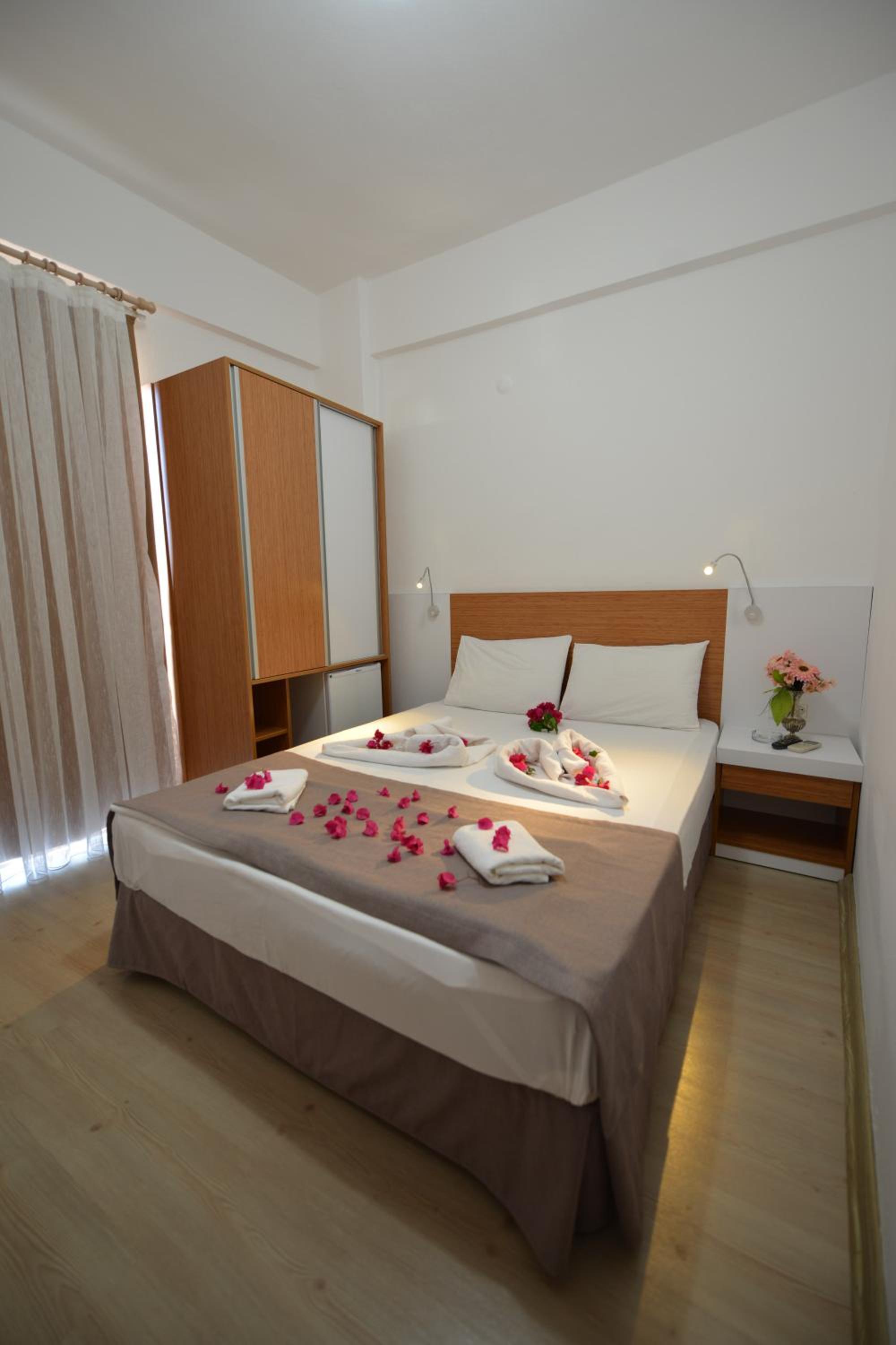 Standard Double Room - Photo 4