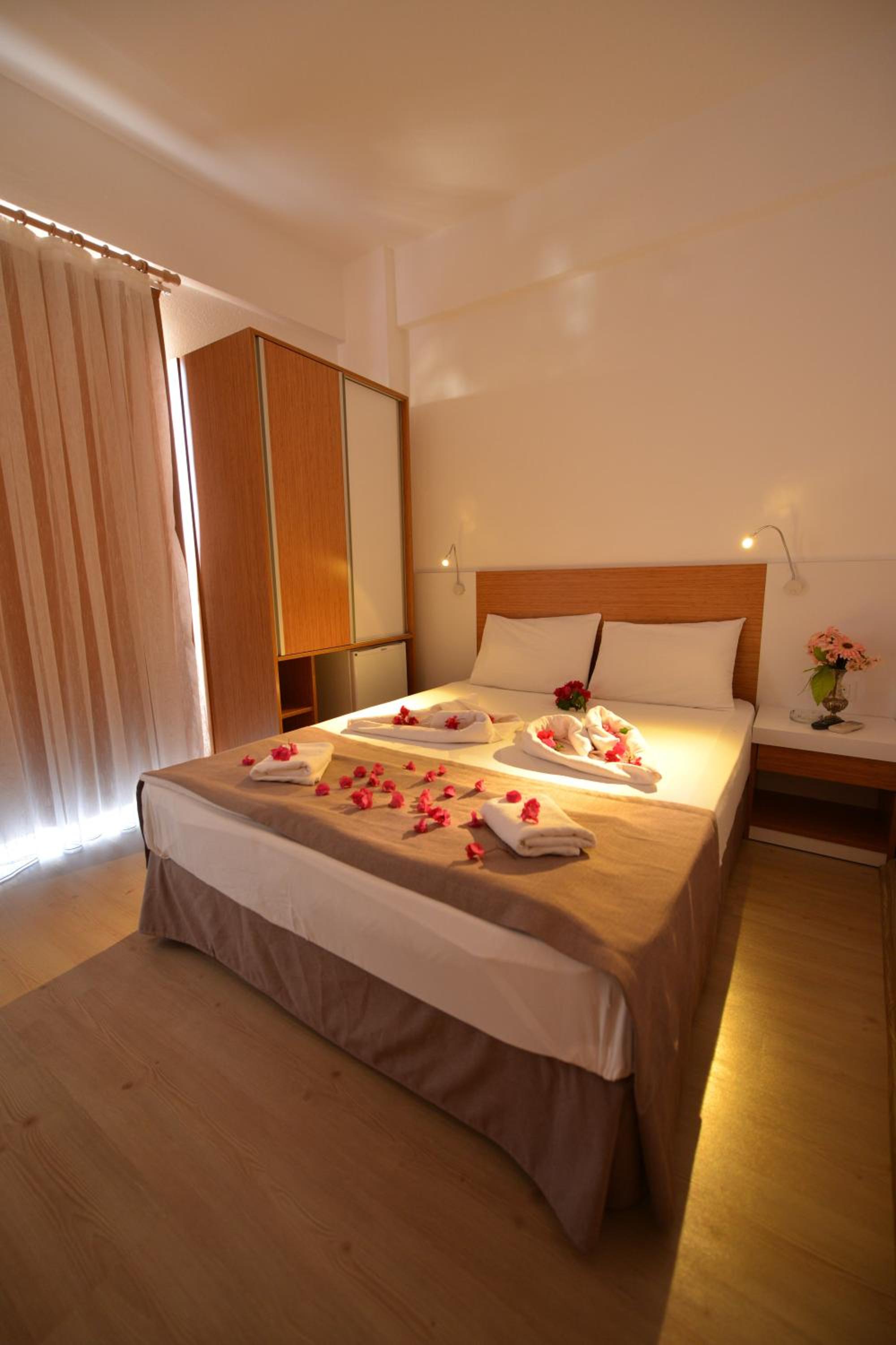 Standard Double Room - Photo 5