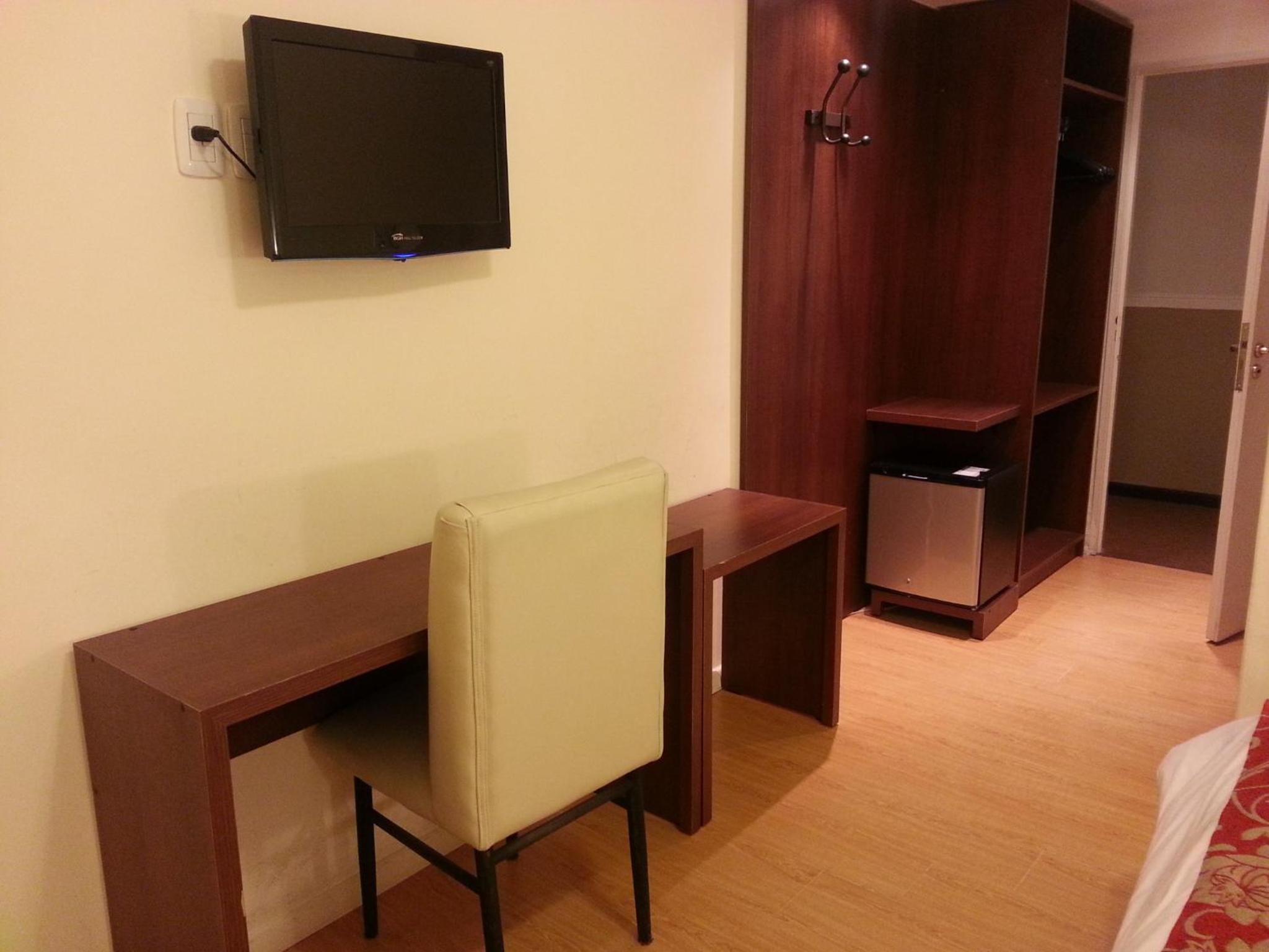 Apartment photo 2