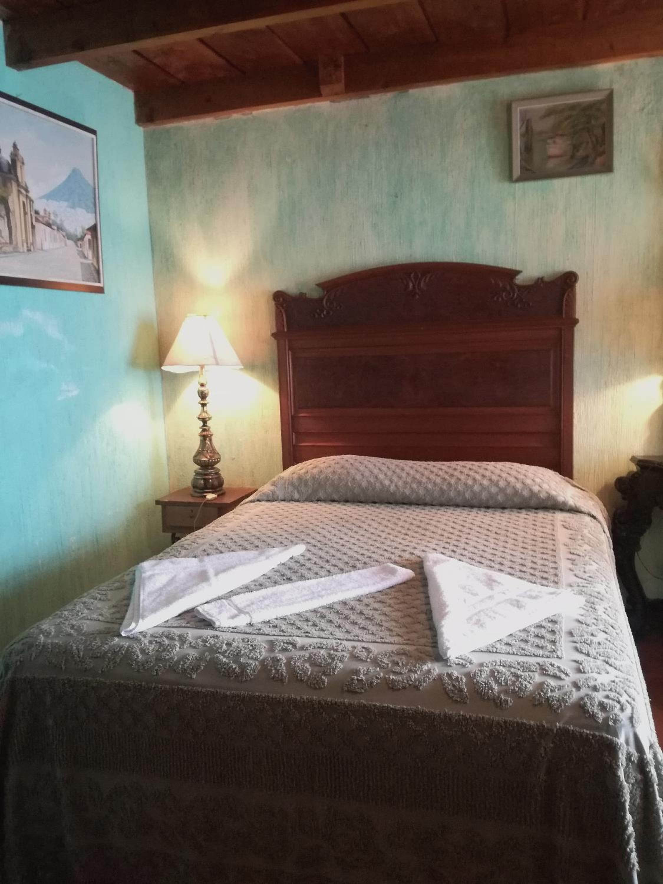 Single Room with Private Bathroom photo 2