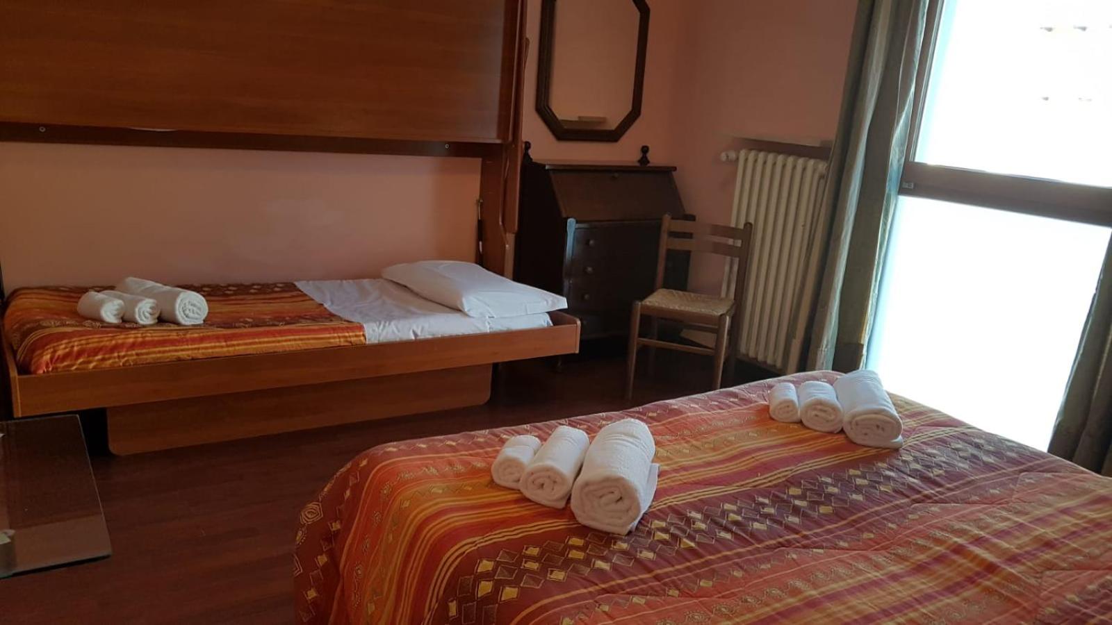 Triple Room with Private Bathroom photo 1