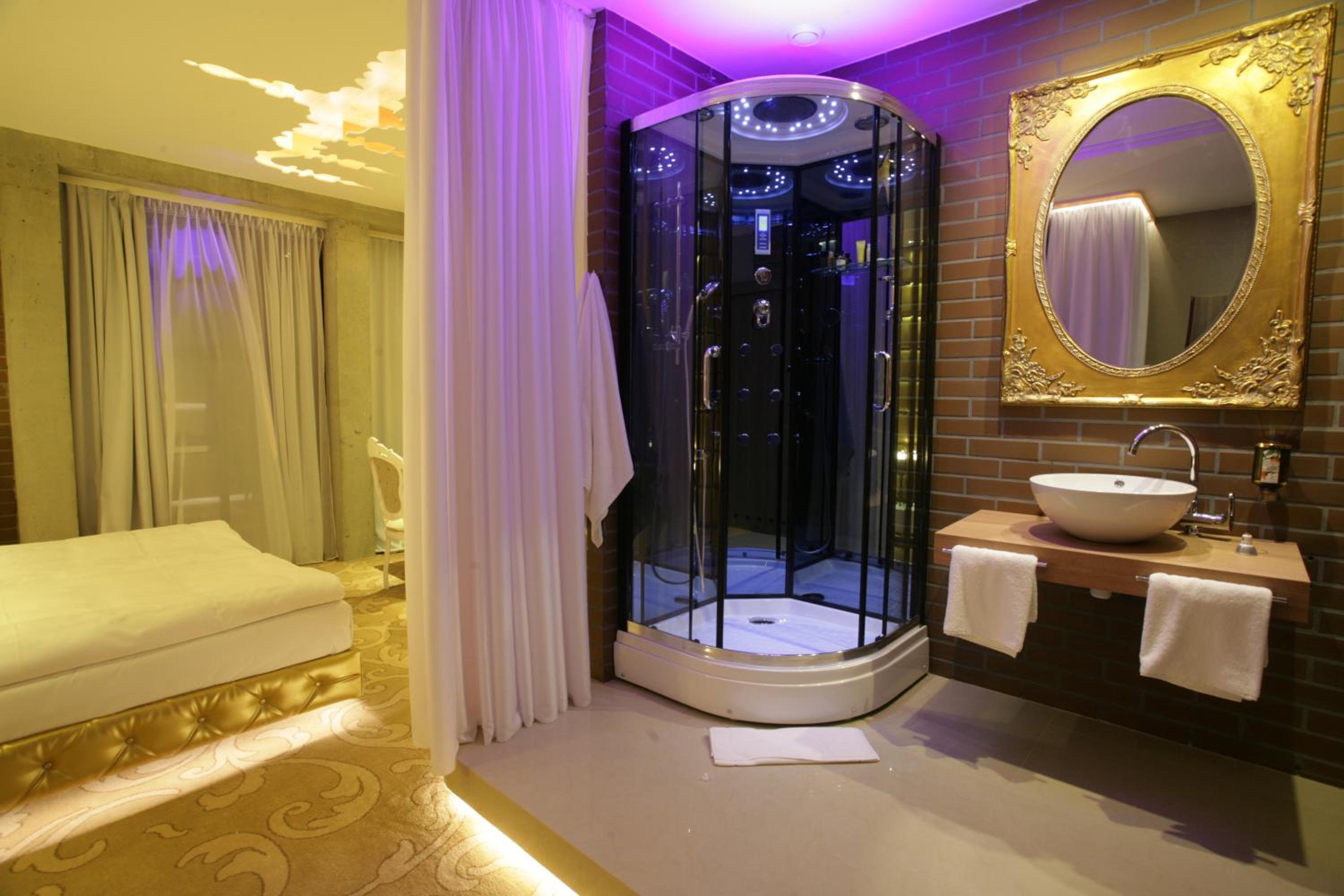 Double Room - Photo 14
