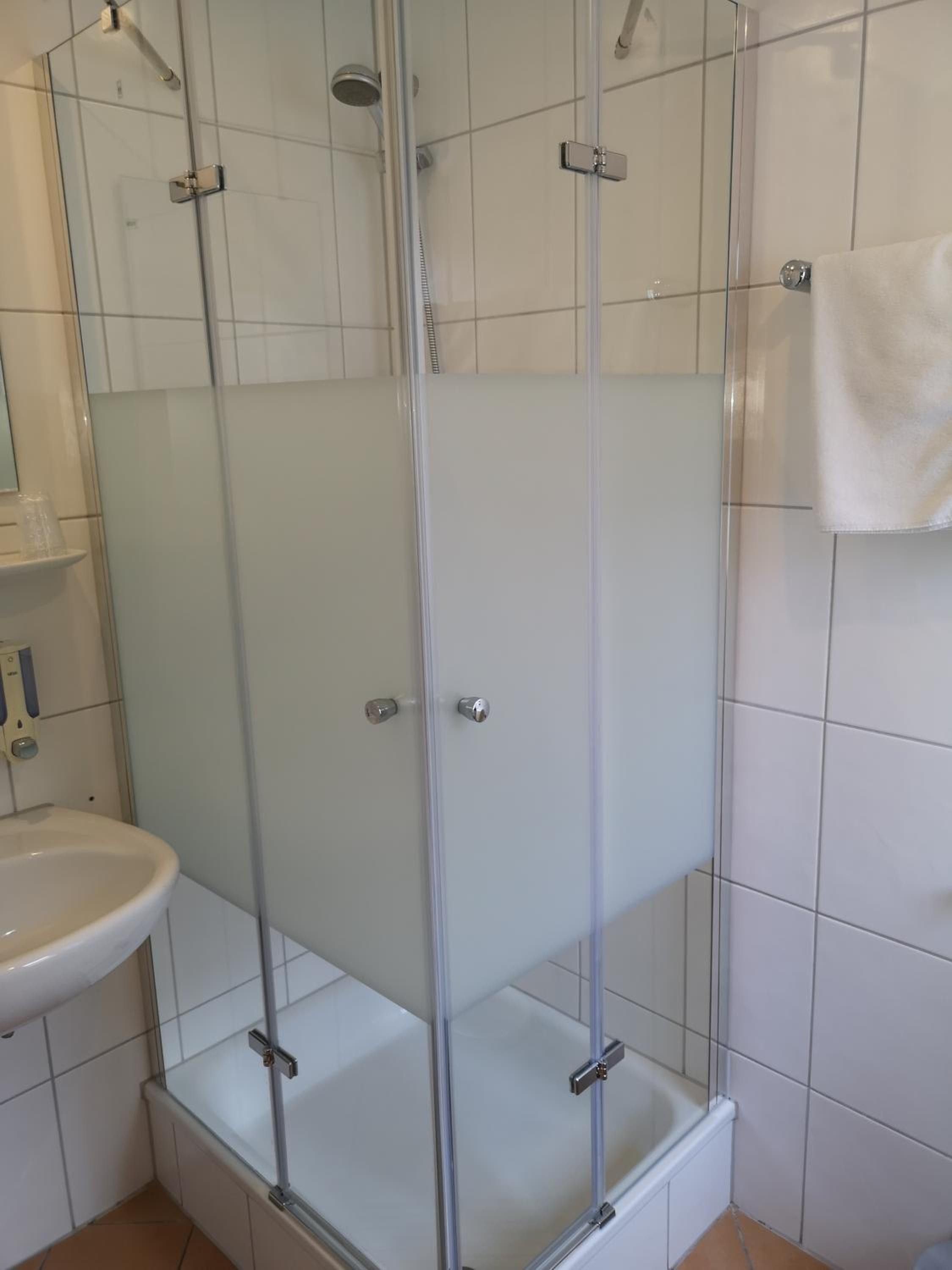 Standard Double Room - Photo 2