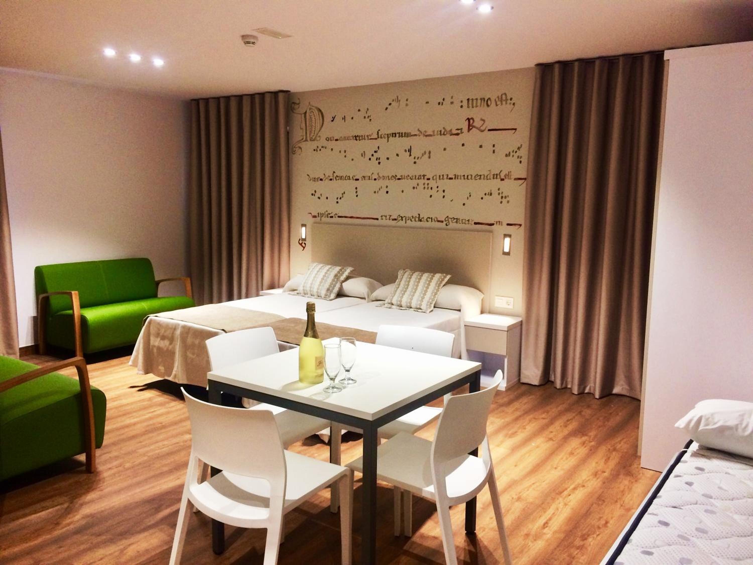 Standard Apartment (2 Adults + 2 Children) - Photo 2