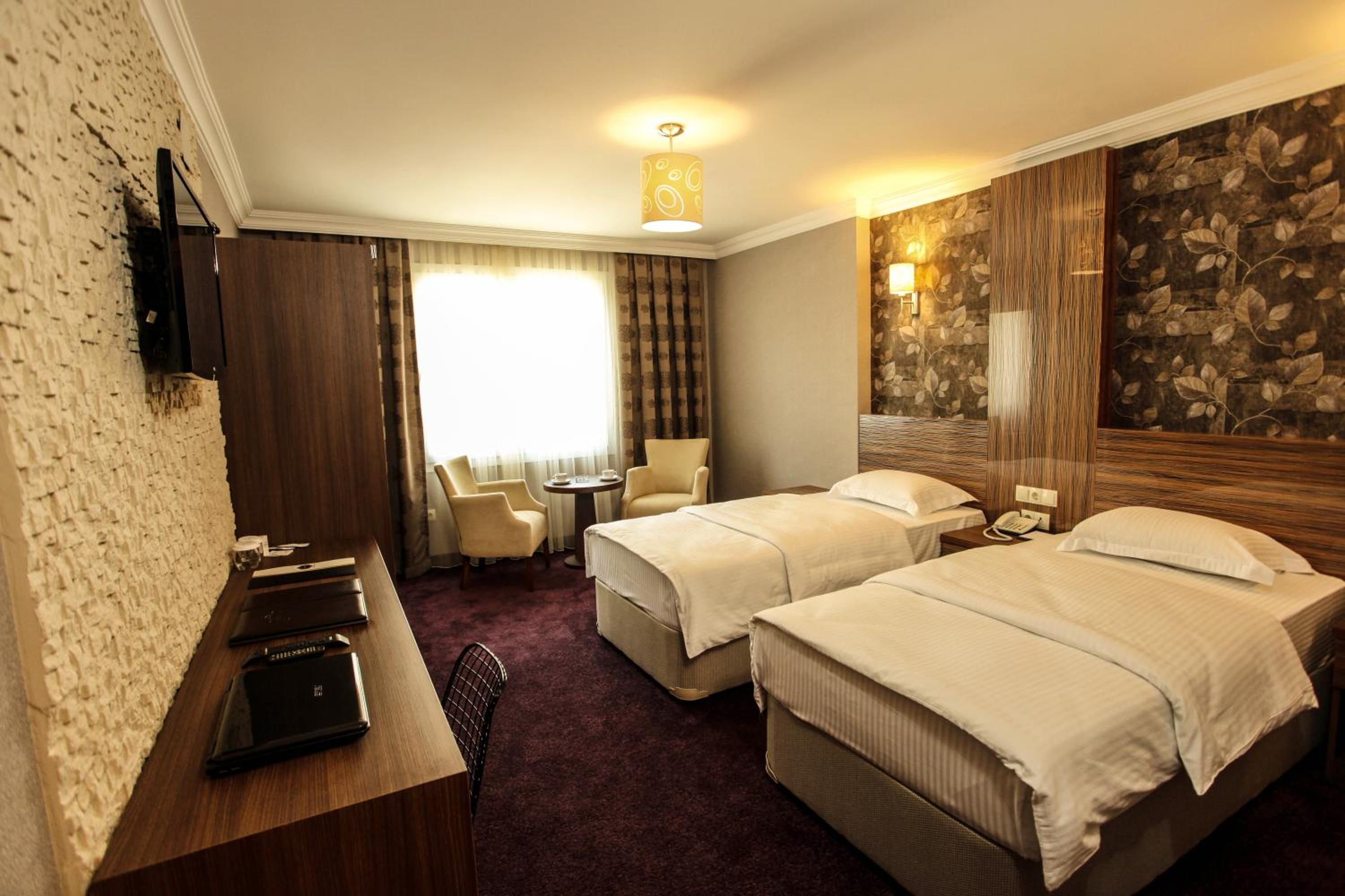 Standard Double or Twin Room photo 3