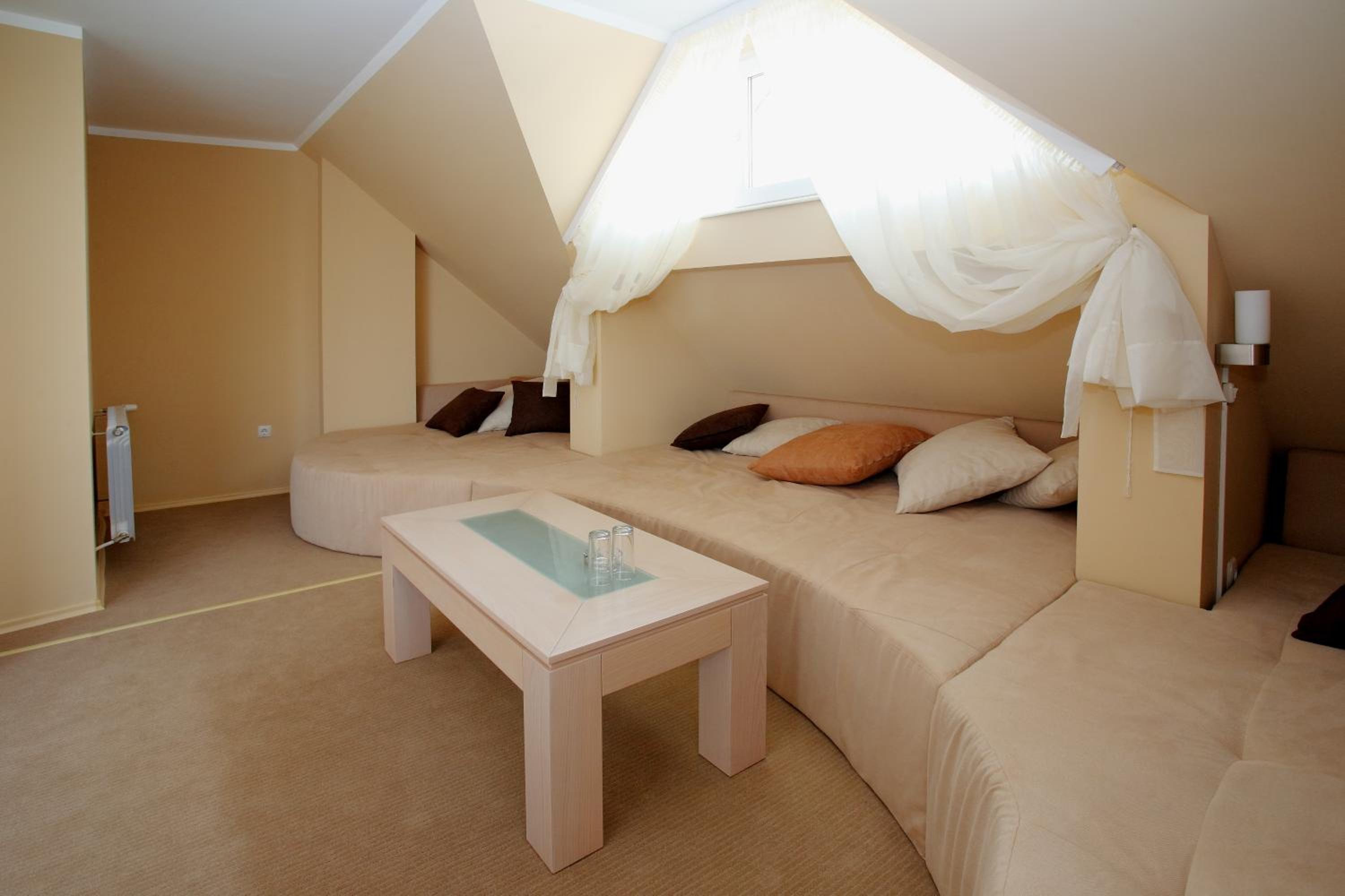 Suite - Photo 8