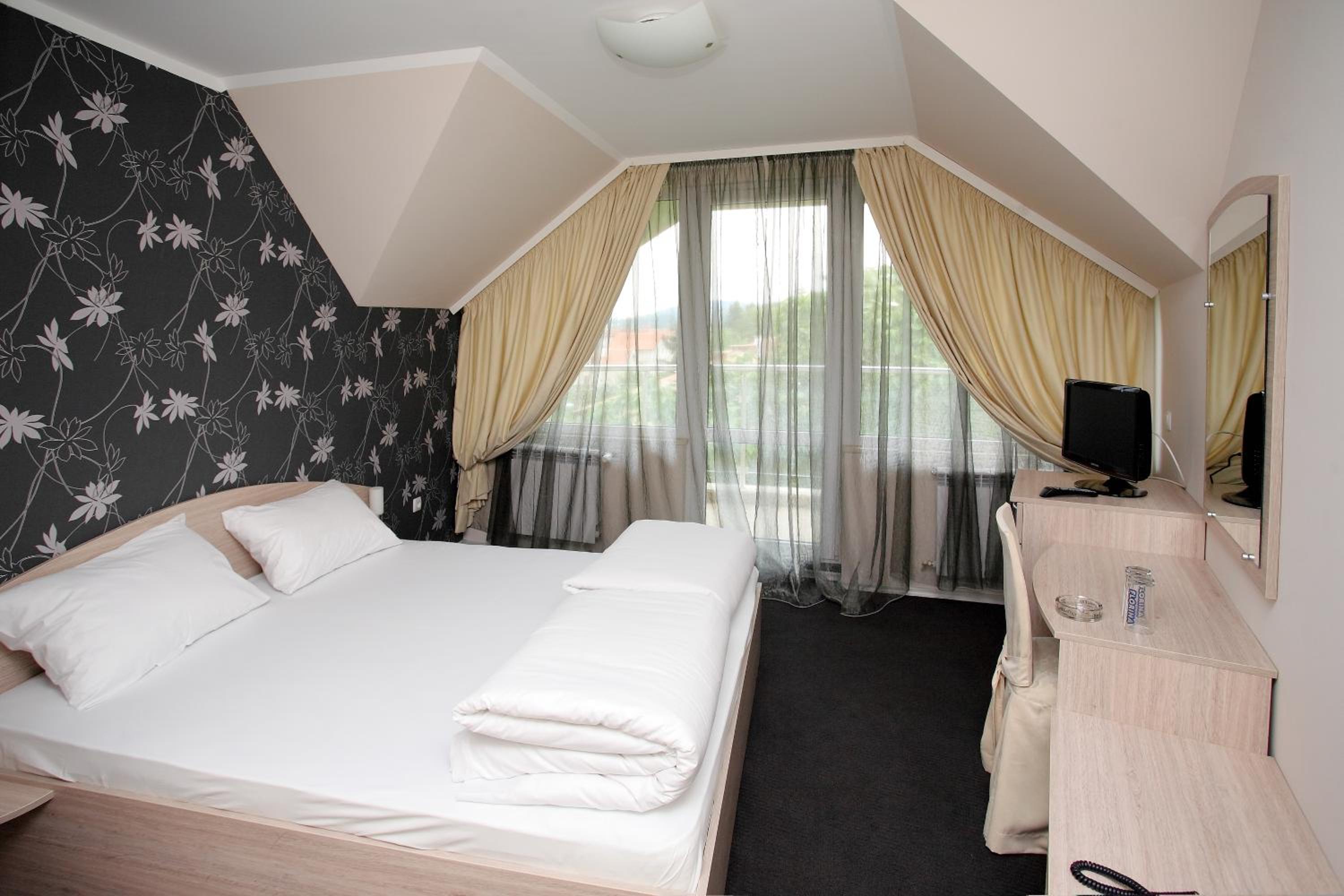 Suite - Photo 3