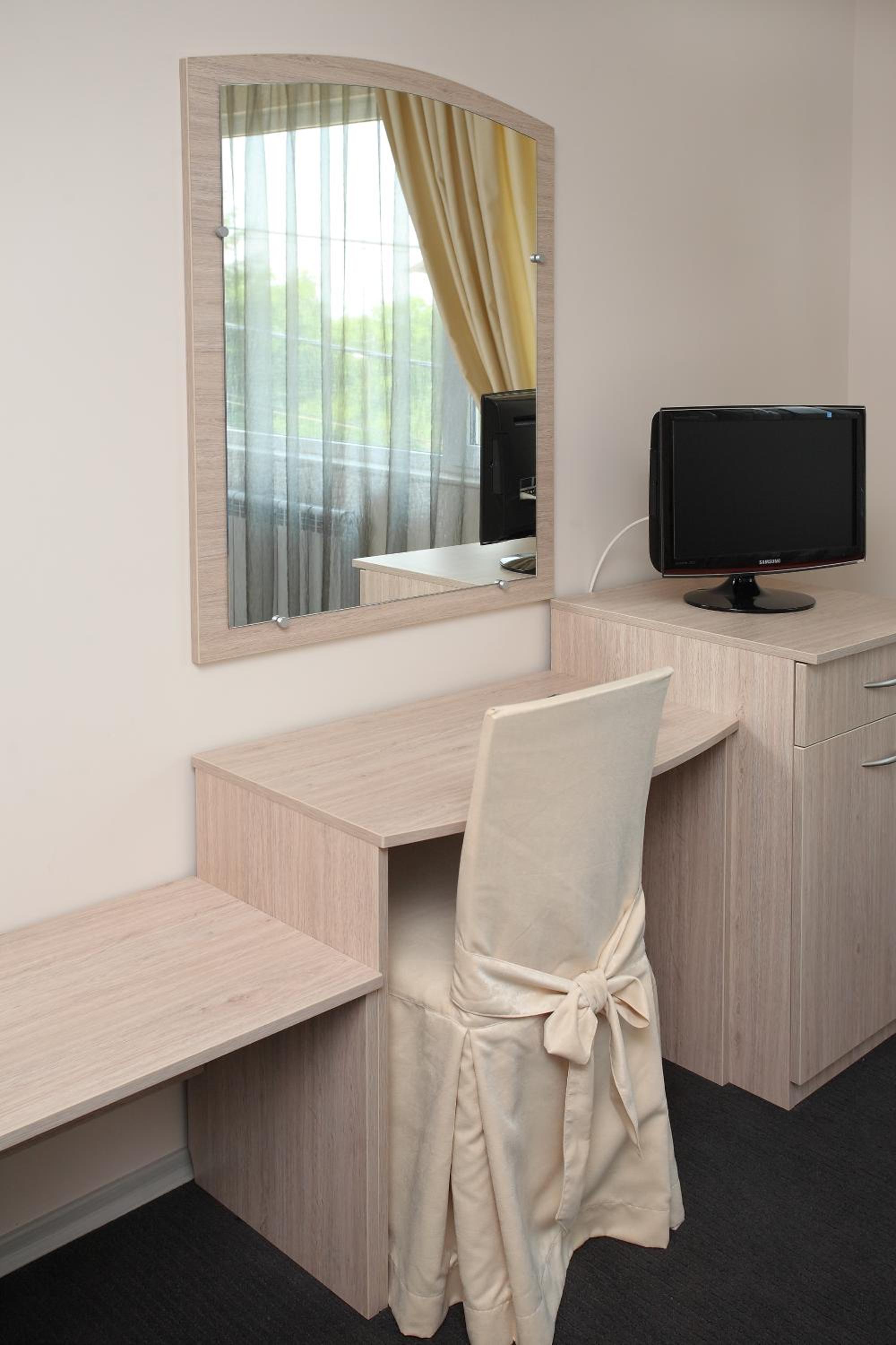 Double or Twin Room - Photo 11