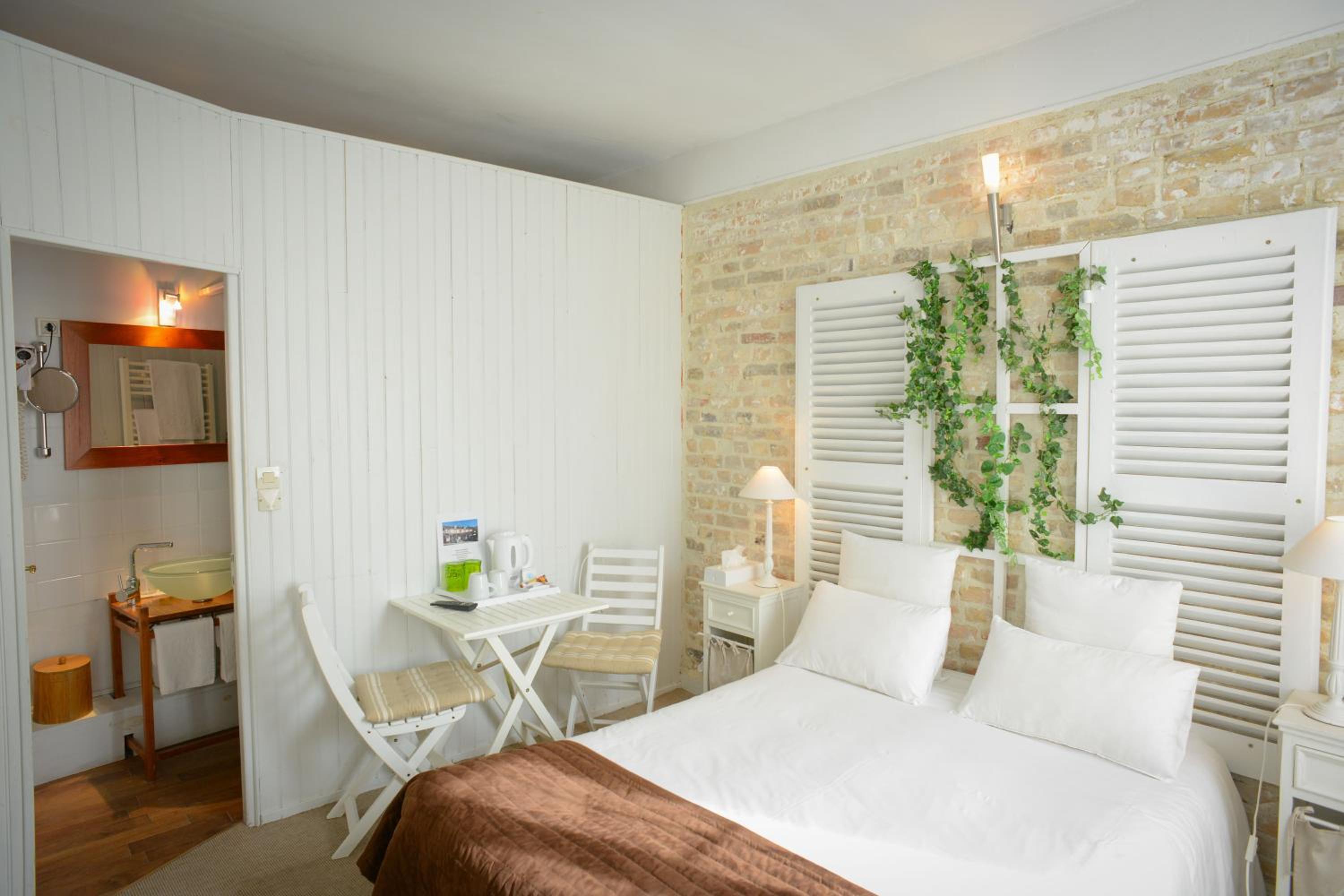 Standard Double Room photo 2