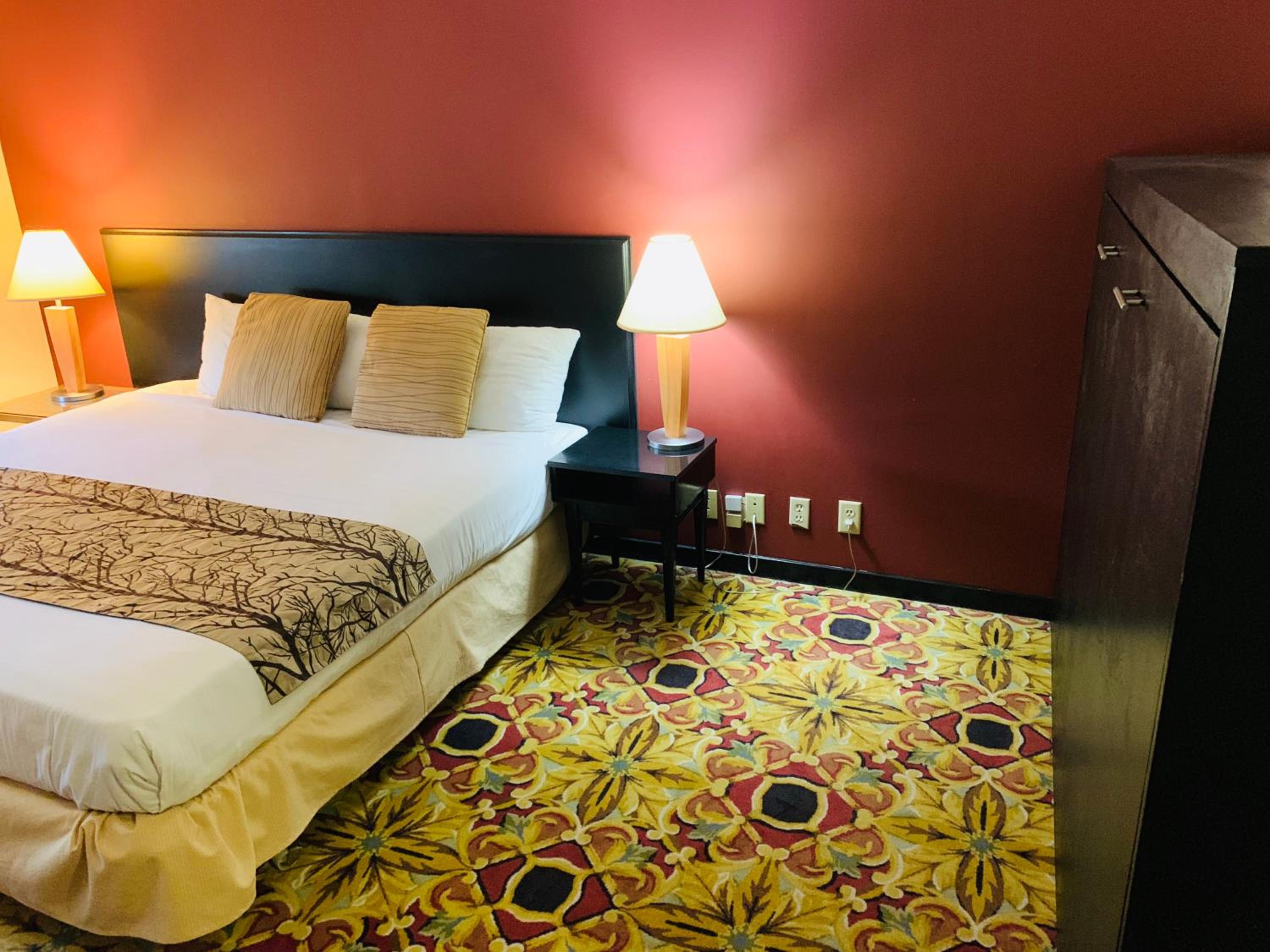 Deluxe King Room photo 1