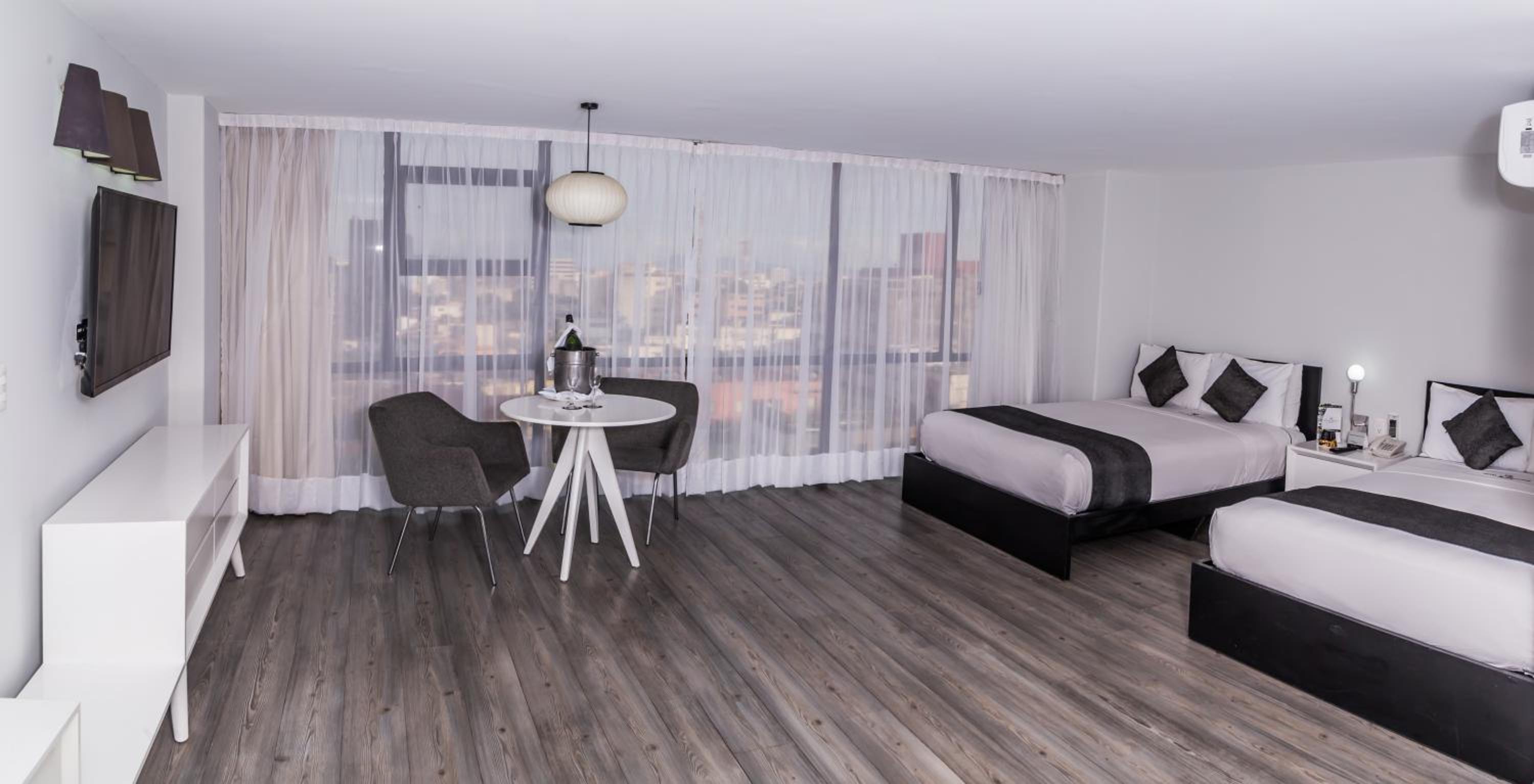 Deluxe Double Room - Photo 9