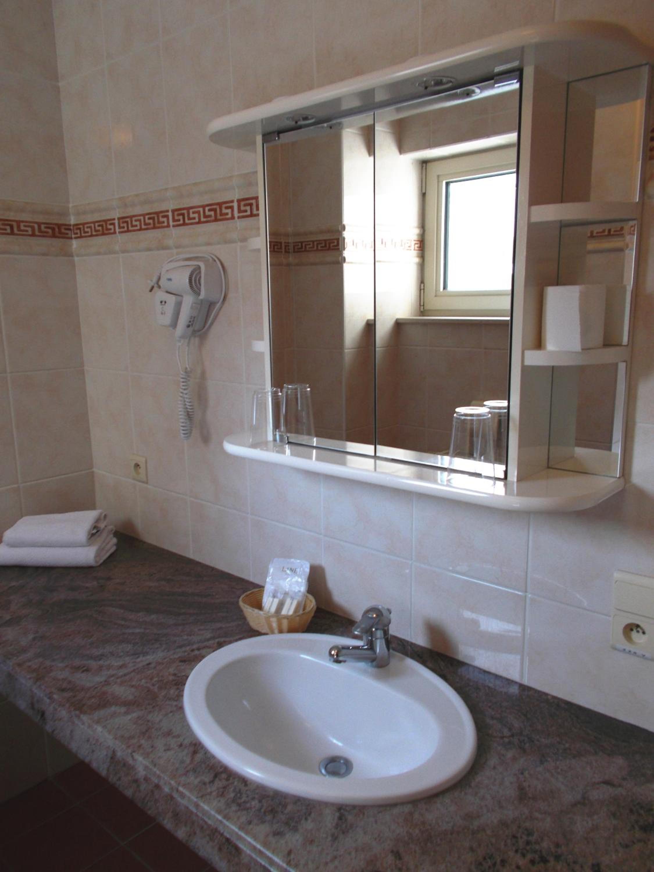Double Room with Private Bath photo 3
