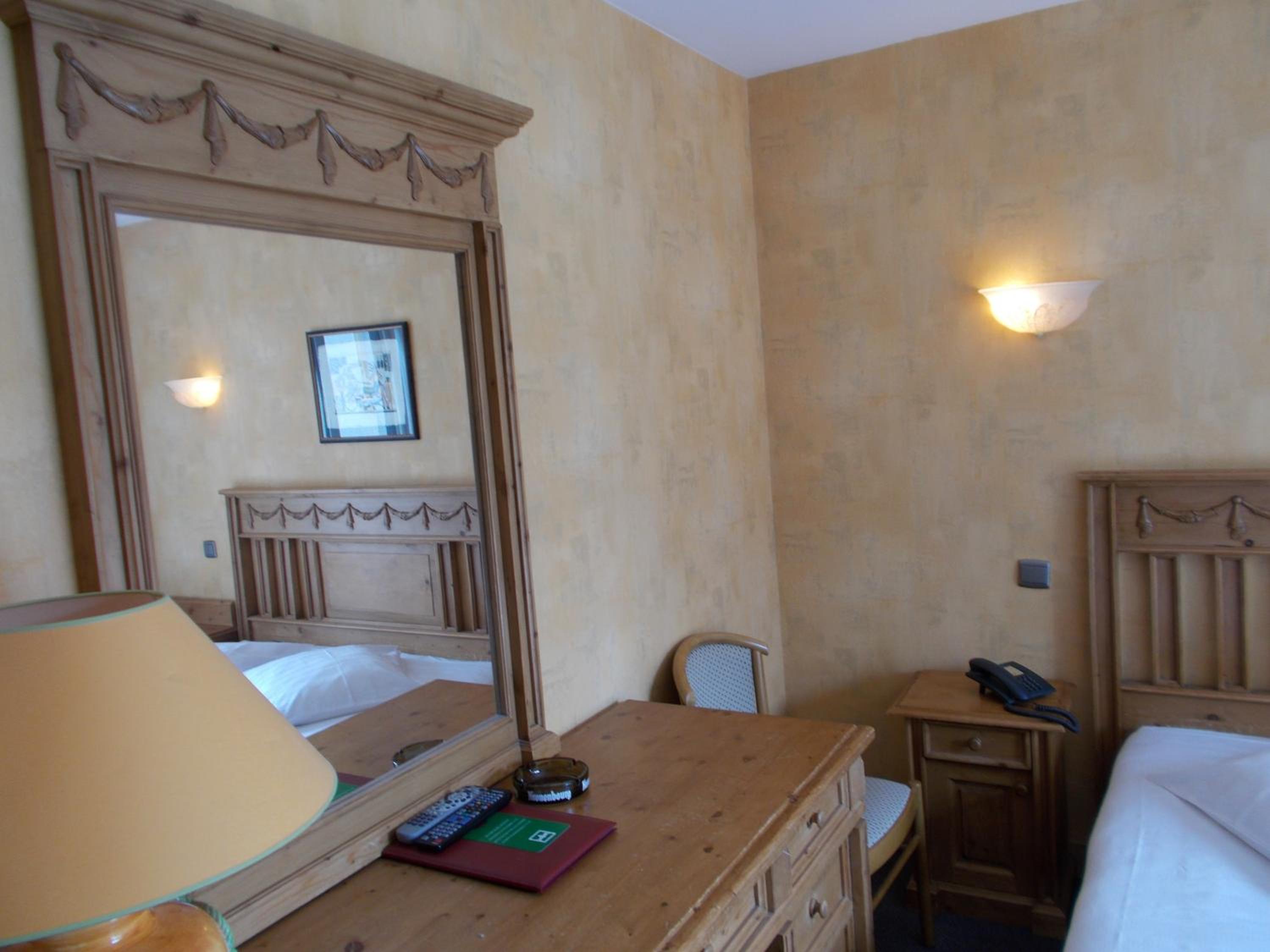 Double Room with Private Shower photo 2