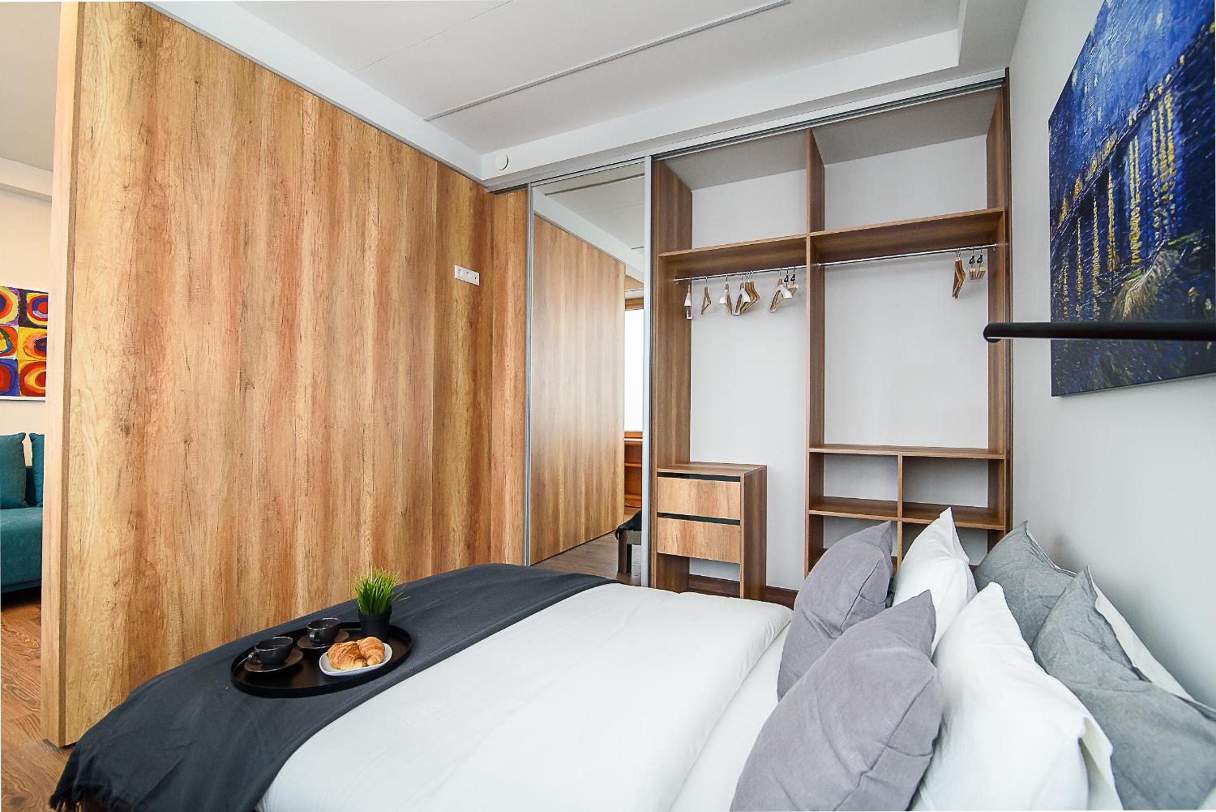 One-Bedroom Apartment - Photo 1
