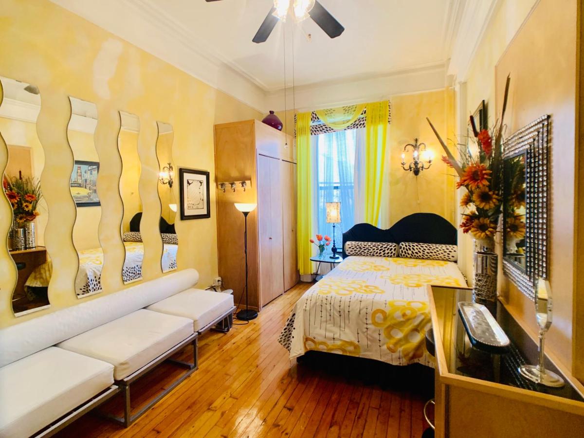 Double Bed Suite with 1 Shared Bathroom photo 2