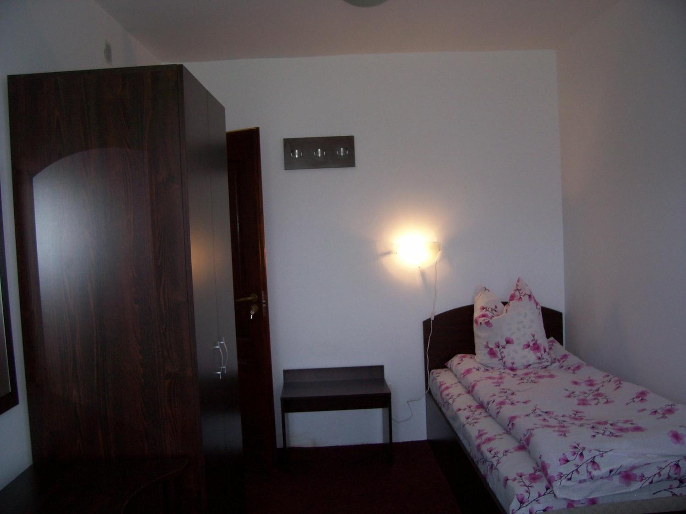 Twin Room - Photo 1