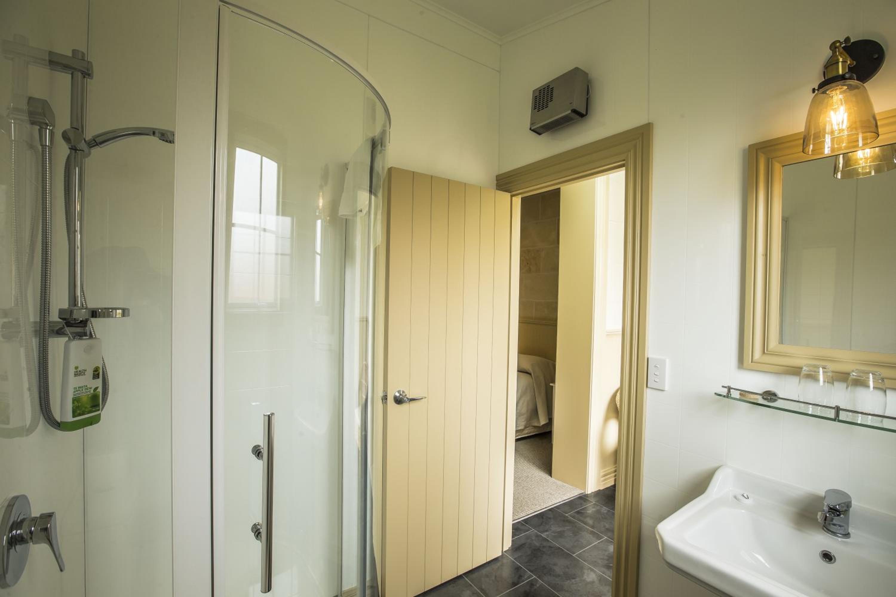 Deluxe Double or Twin Room photo 2