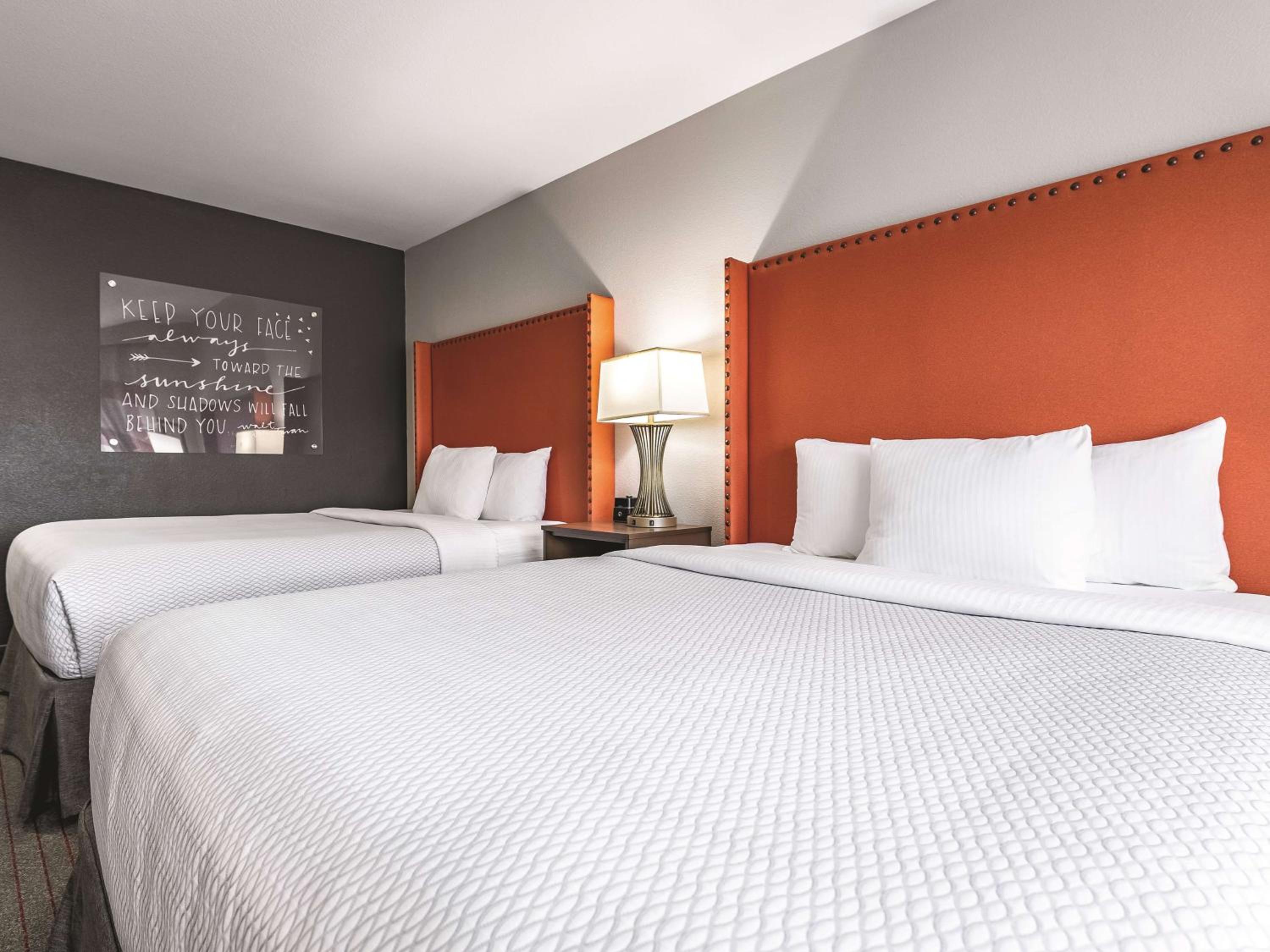 Queen Room with Two Queen Beds - Disability Access - Photo 1
