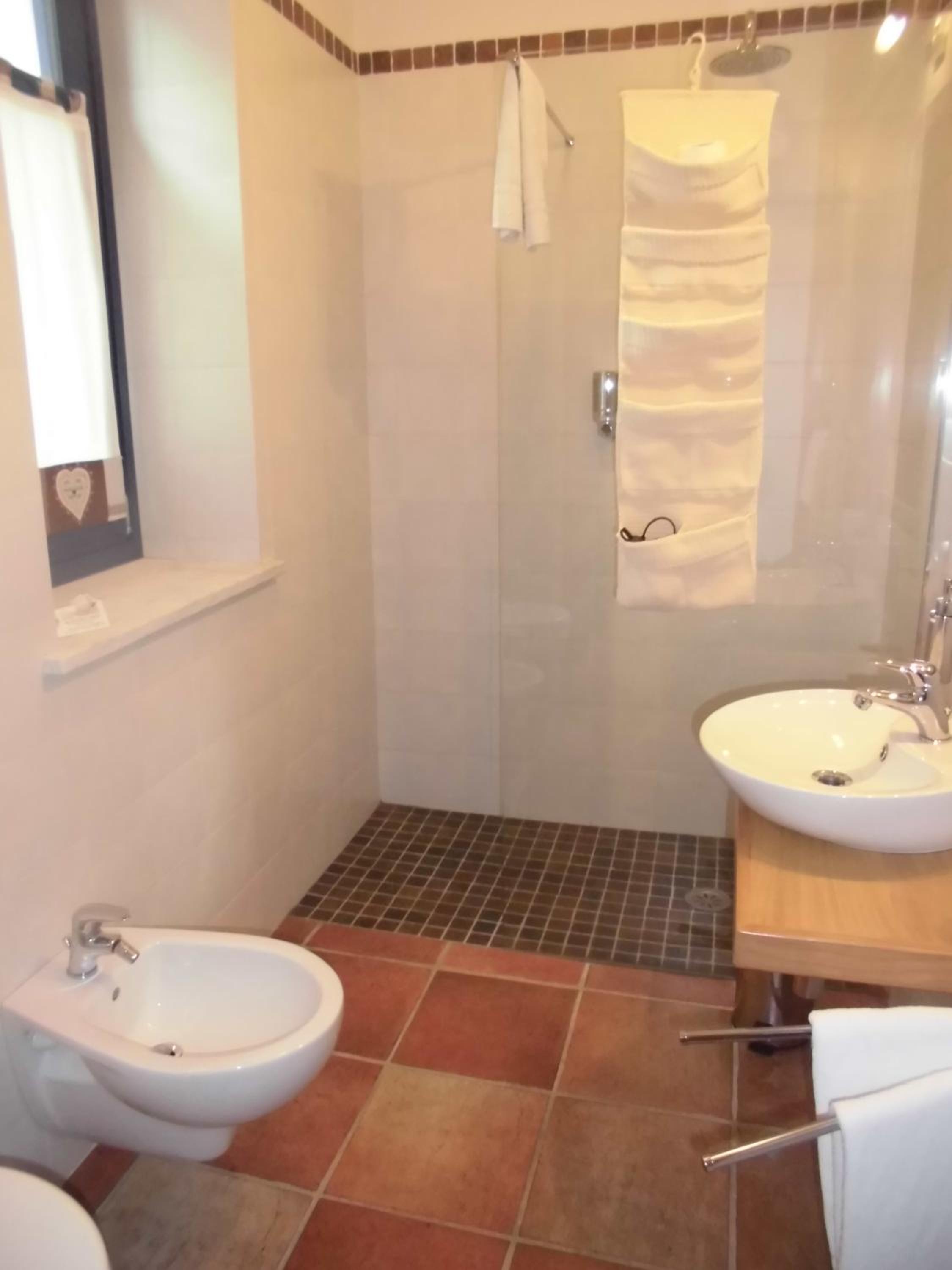 Double Room - Photo 10