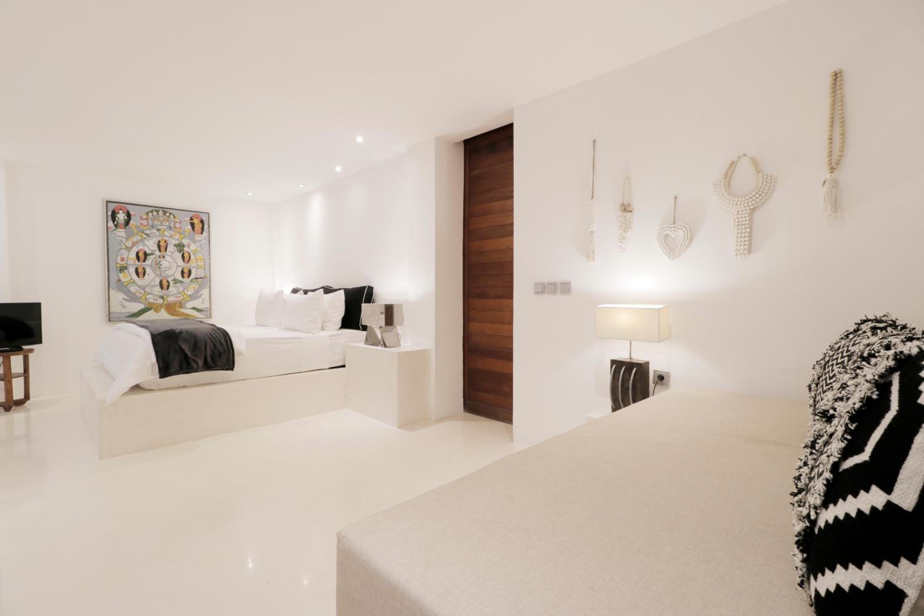 Three-Bedroom Villa with Private Pool - Photo 1