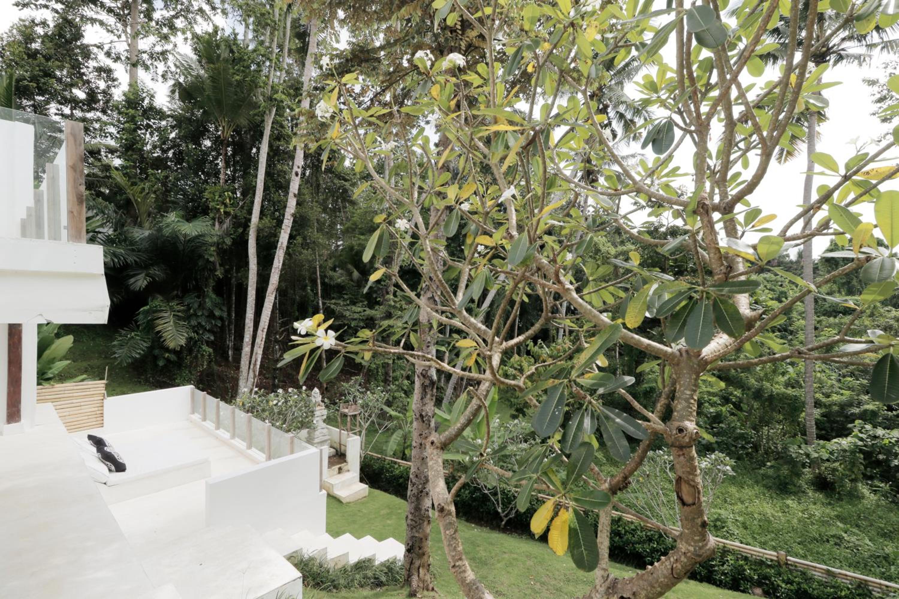 Three-Bedroom Villa with Private Pool - Photo 18
