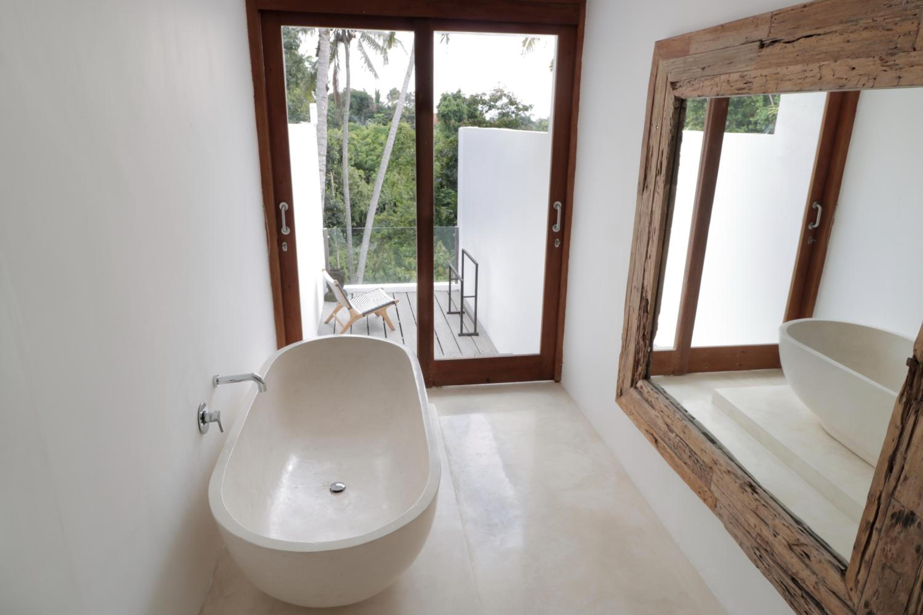 Three-Bedroom Villa with Private Pool - Photo 2