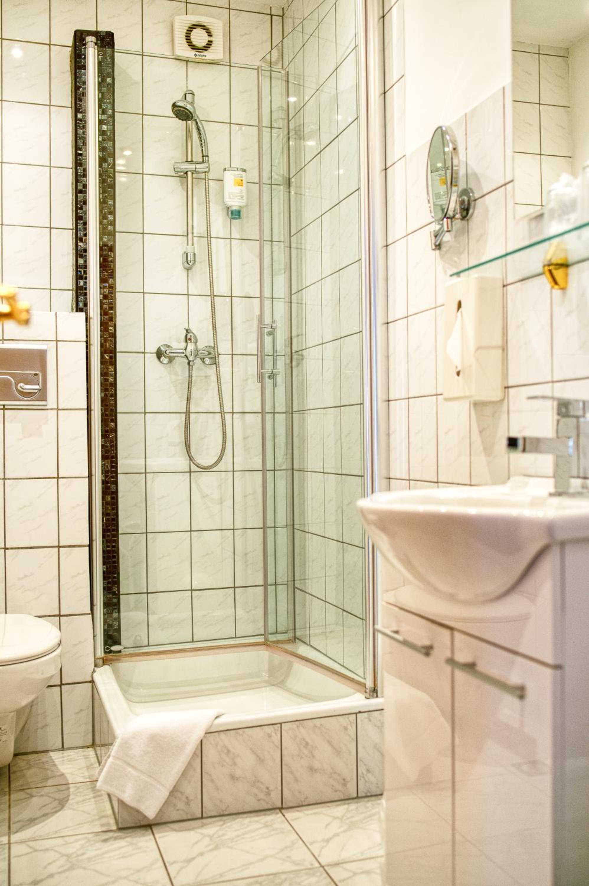 Double Room - Photo 8