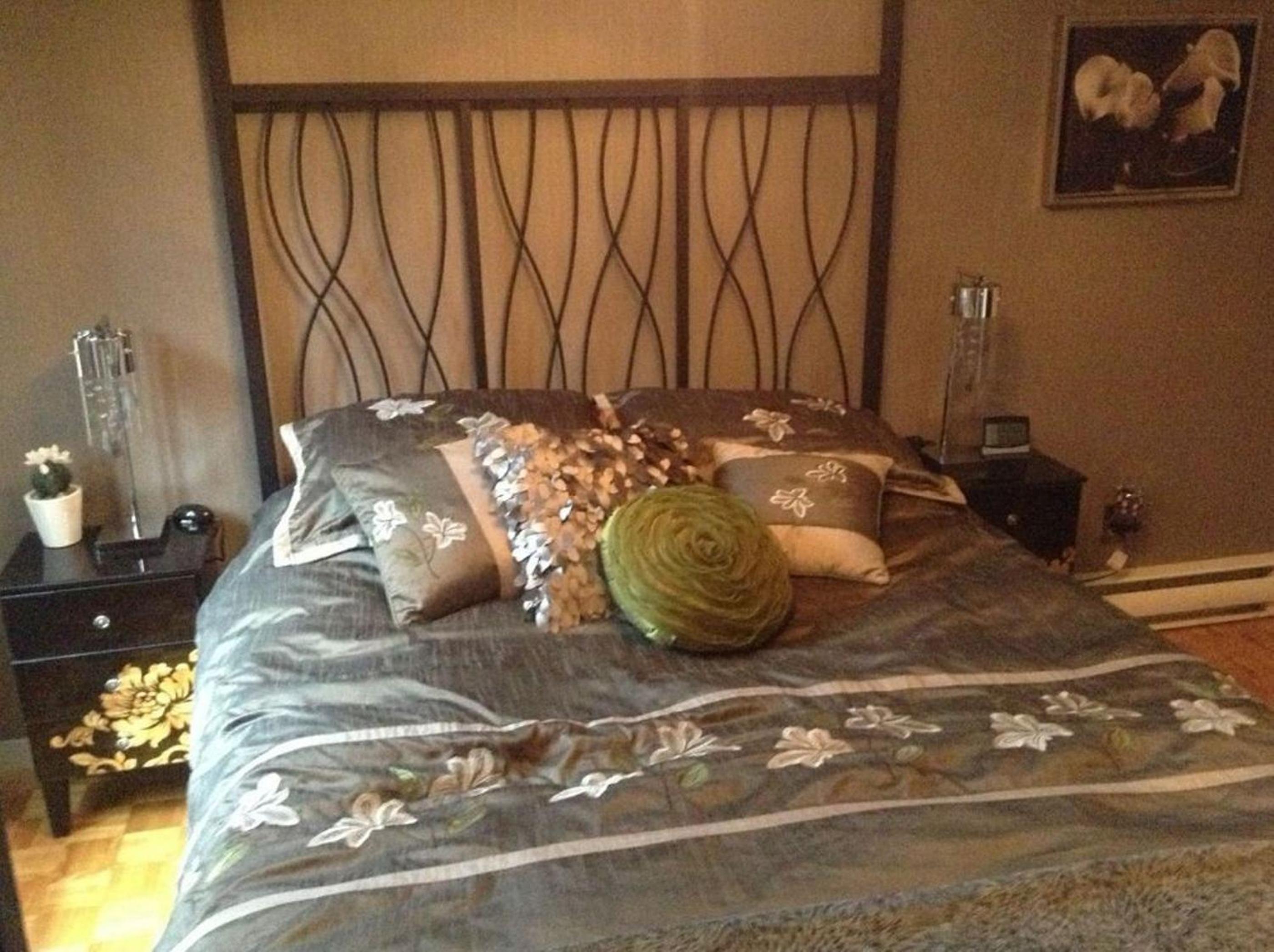 Queen Room photo 1