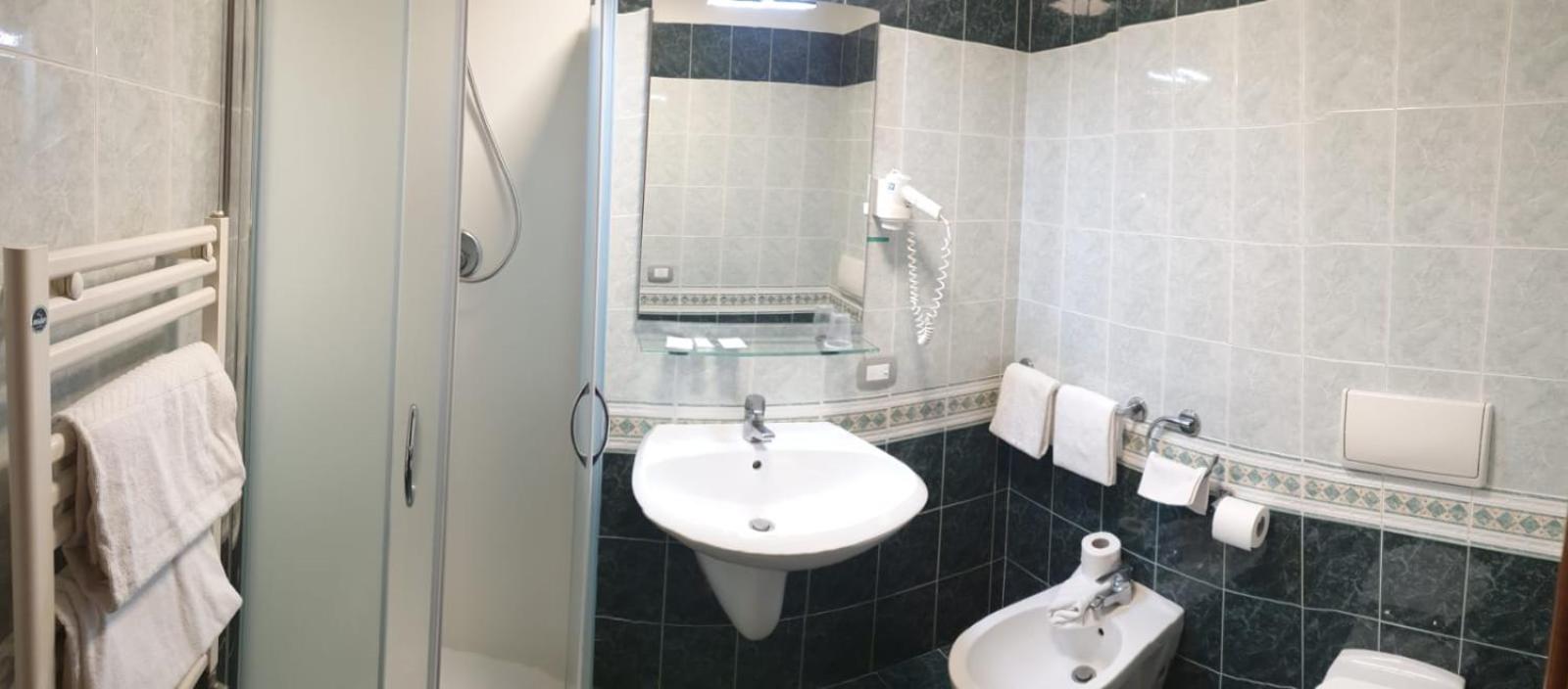 Twin/Double Room - Photo 5