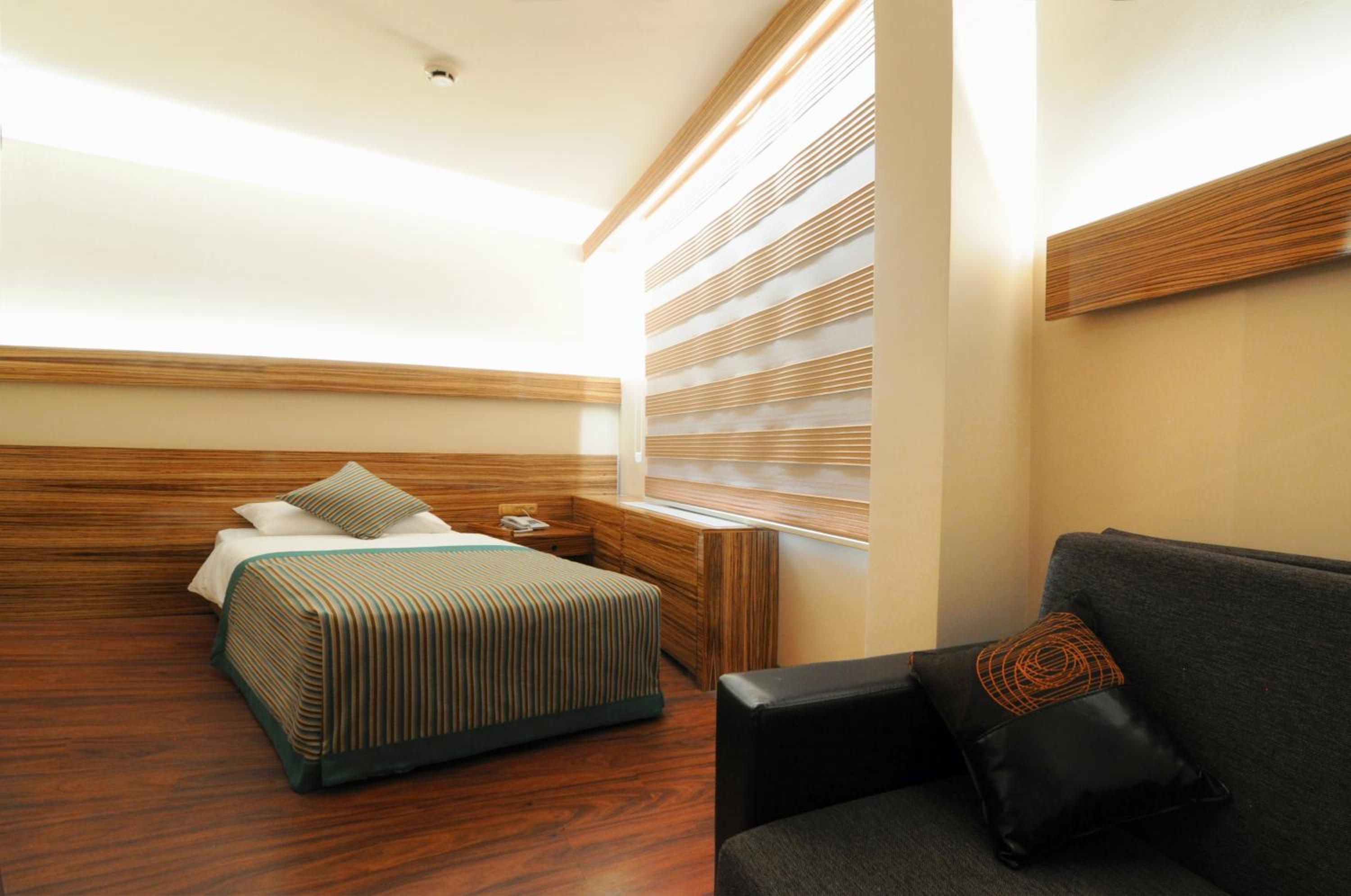 Budget Single Room photo 3