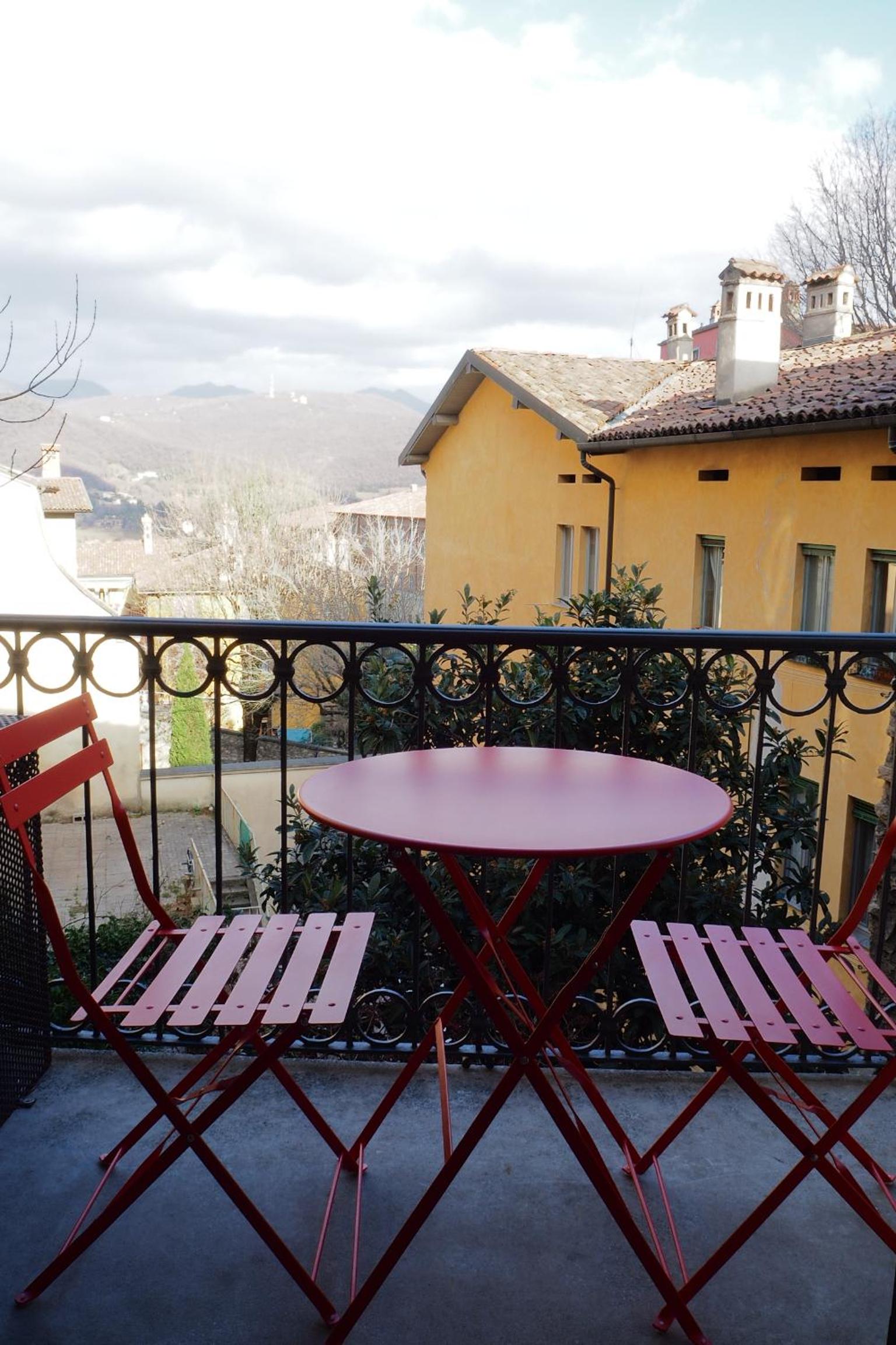 Studio with Balcony - Photo 26