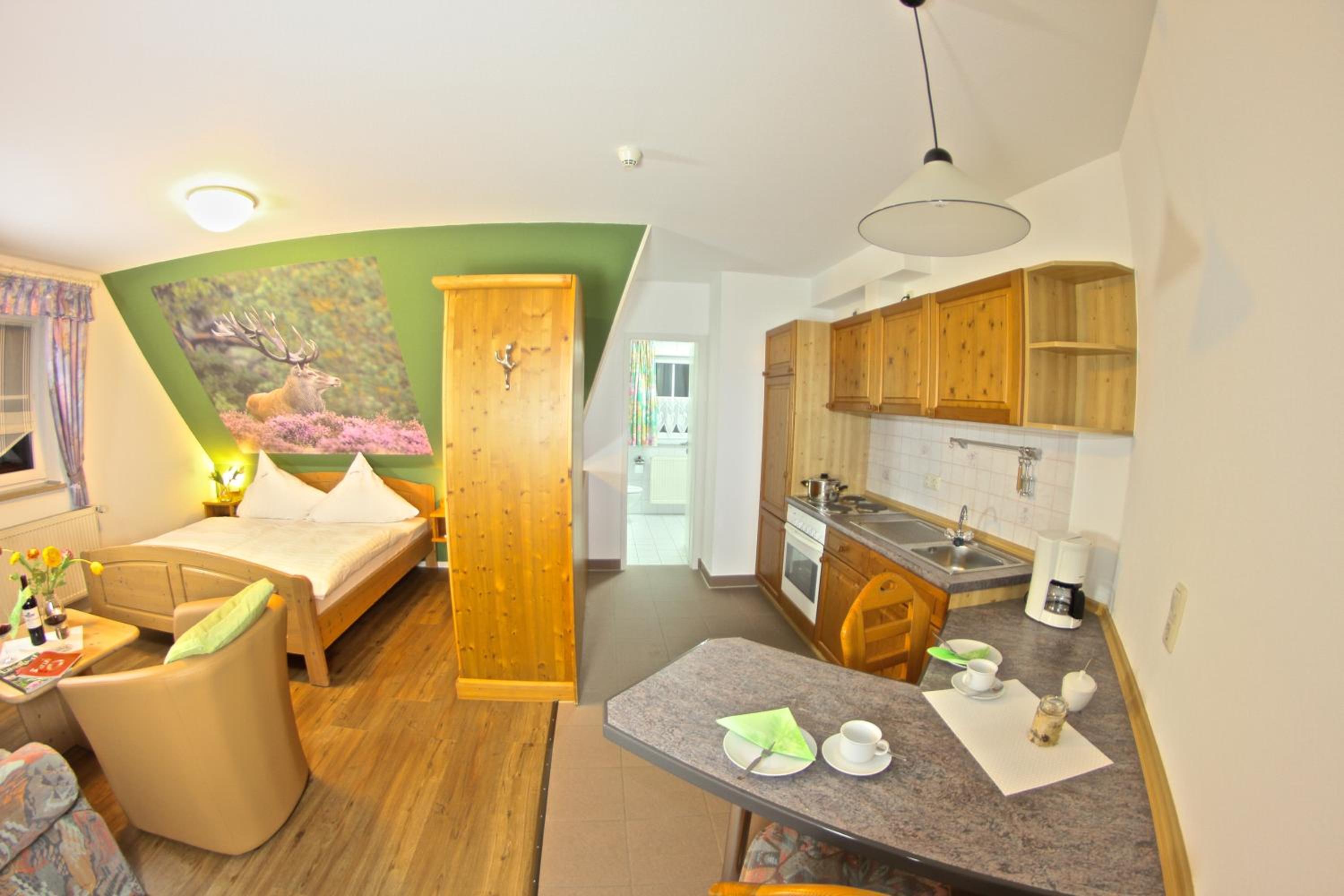 Basic Triple Room photo 1