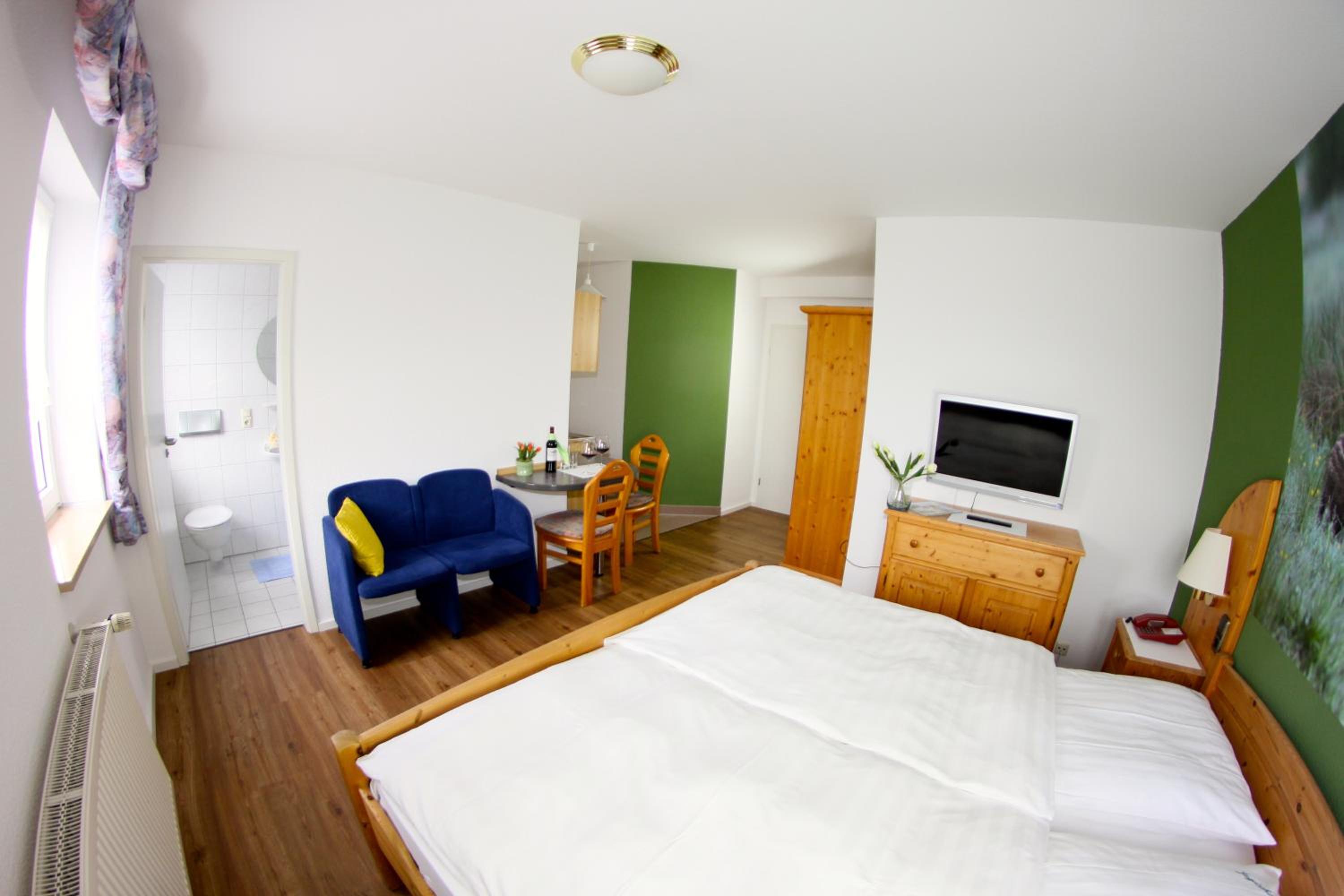 Budget Double Room photo 3