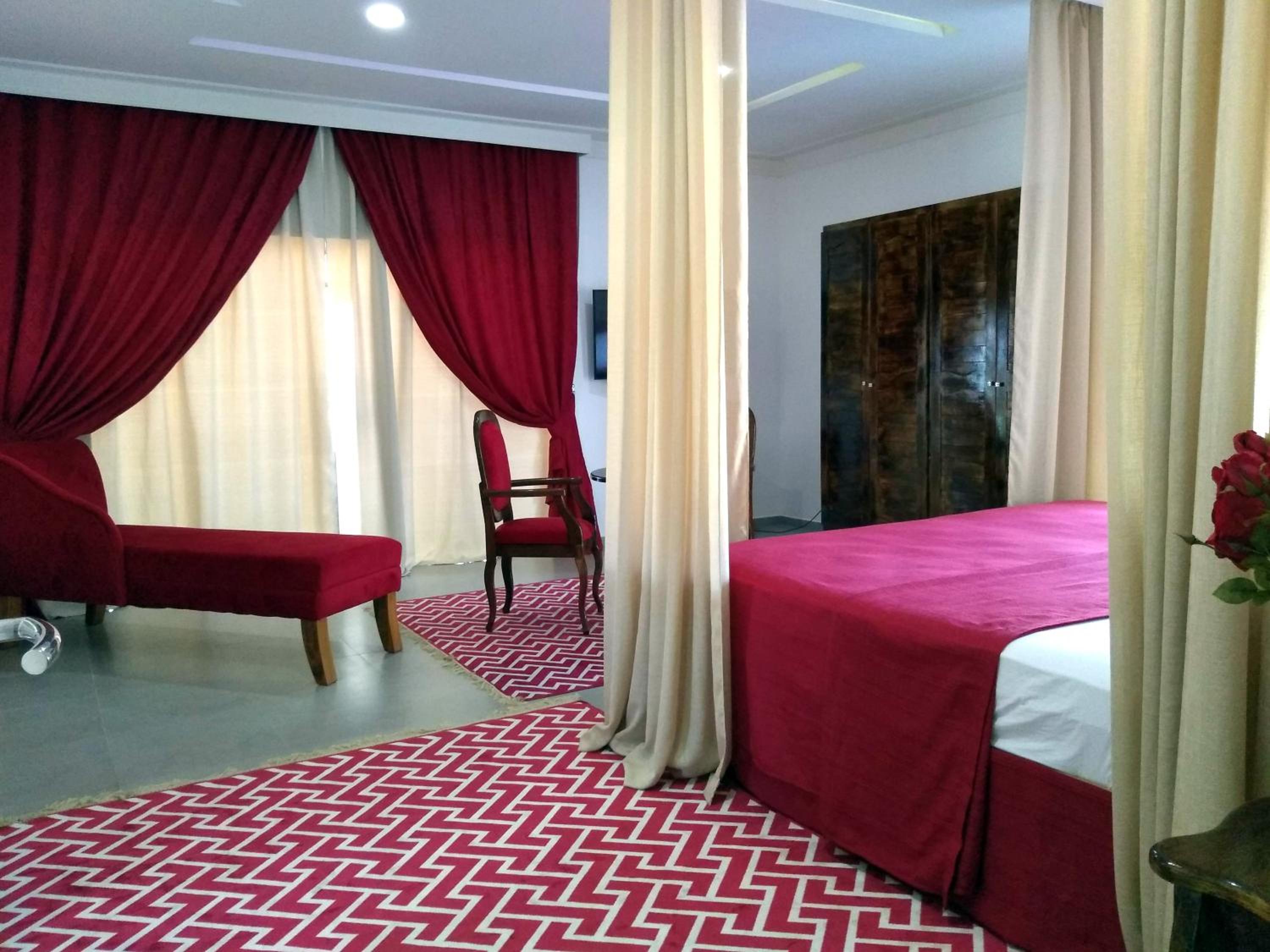 Deluxe Double Room with Balcony and Sea View - Photo 9