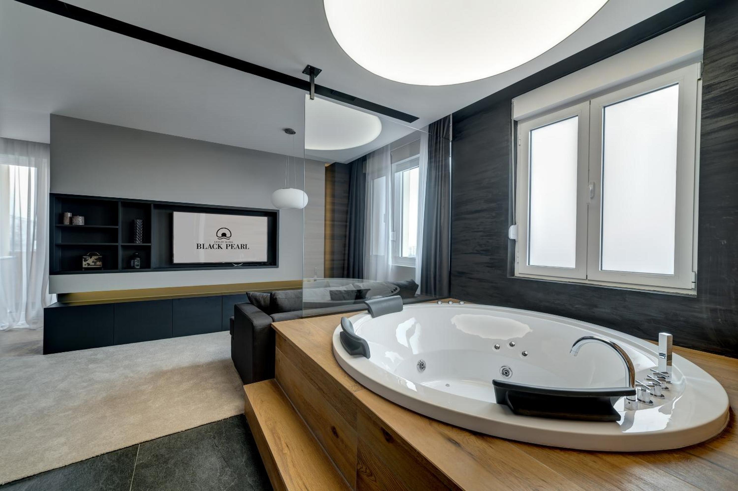 Suite with Spa Bath photo 2