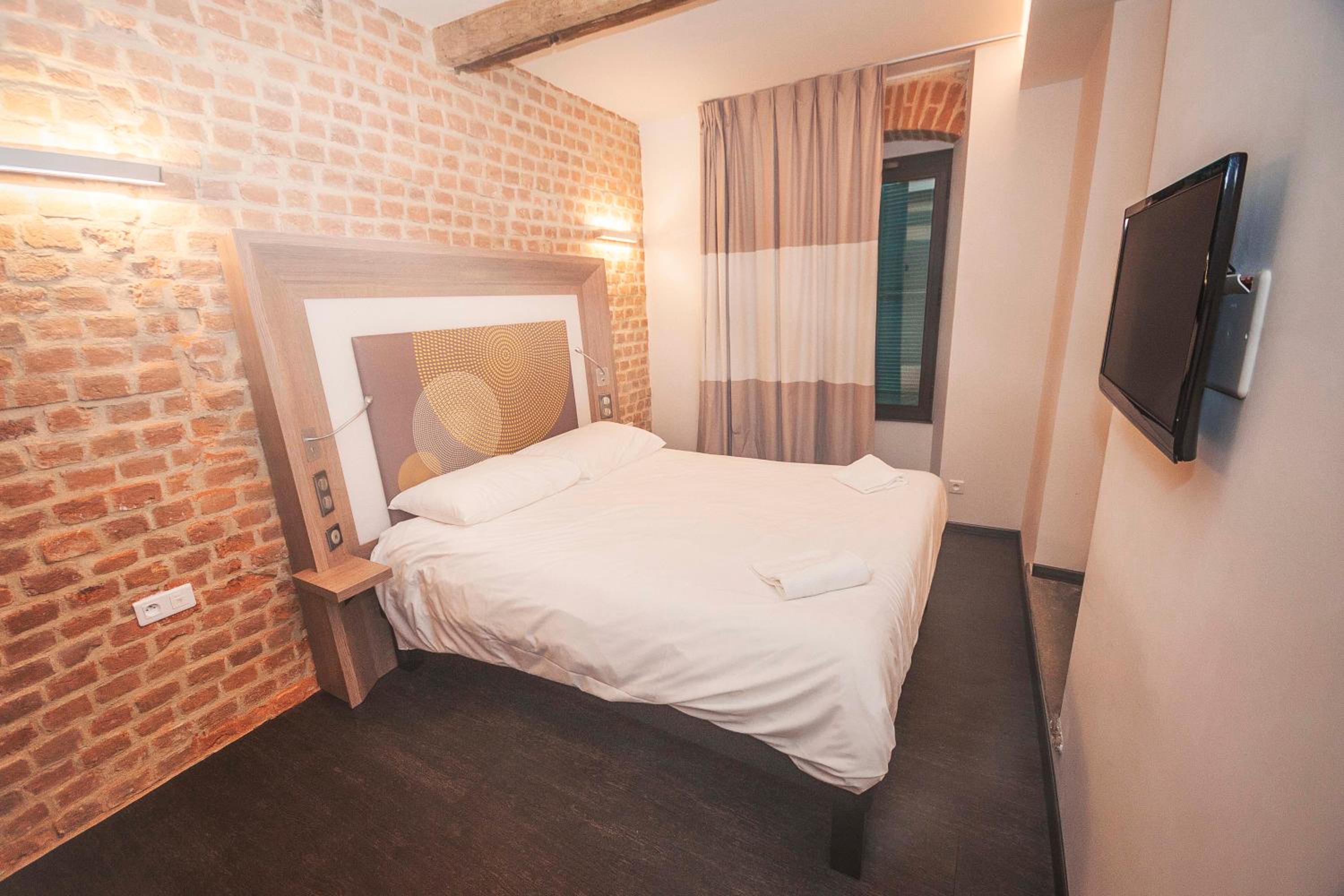 Double Room - Photo 3