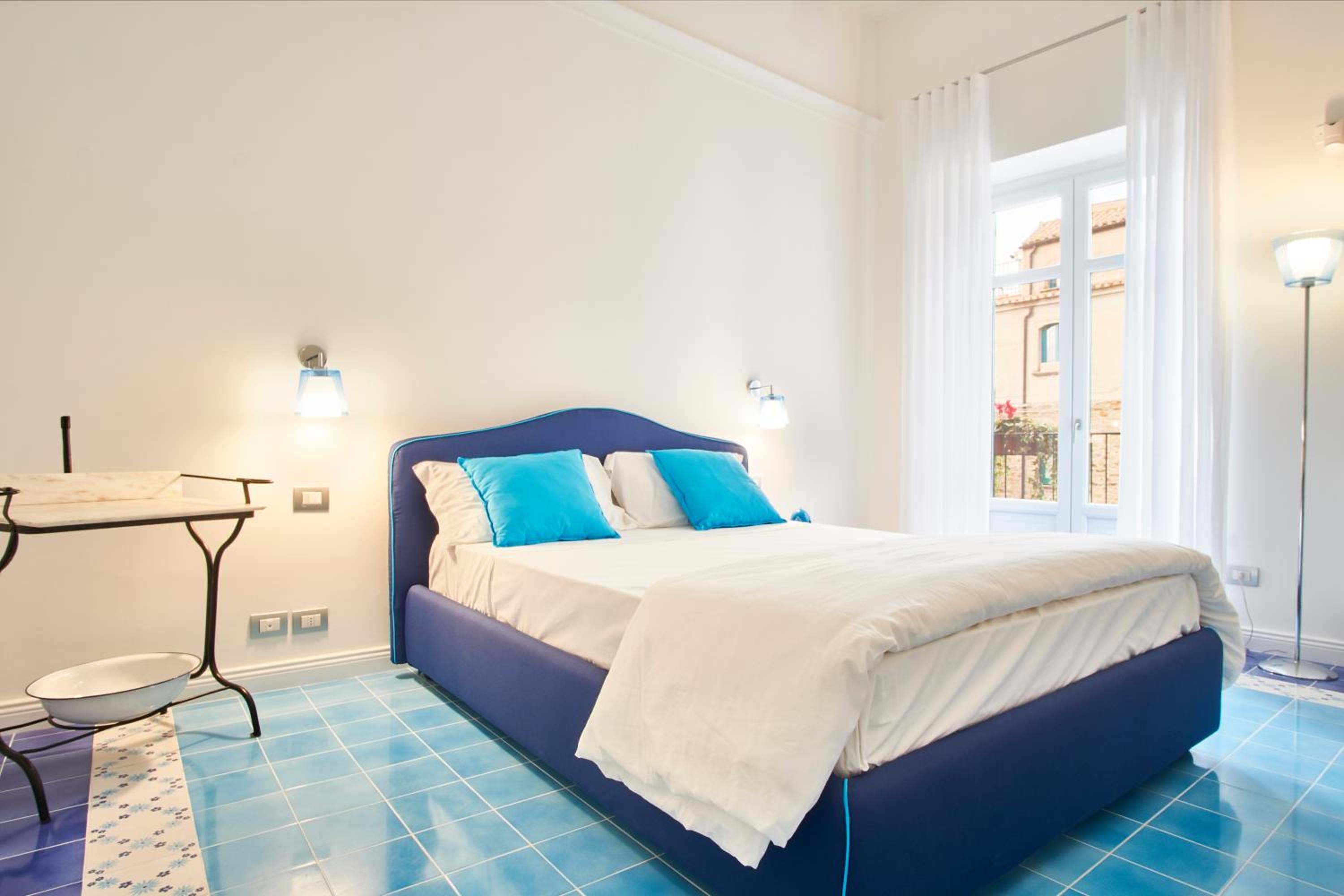 Standard Double Room - Photo 24