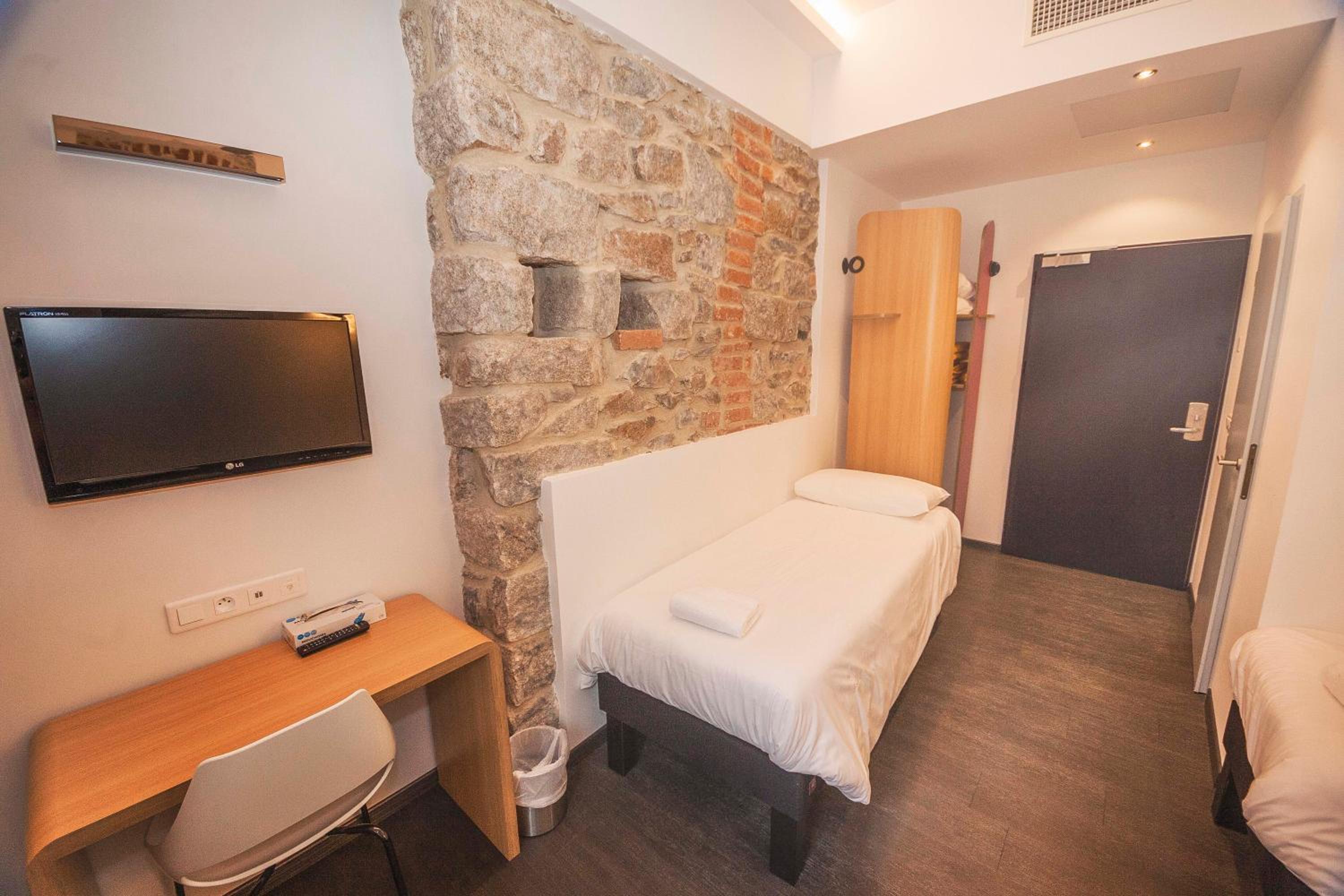 Triple Room - Photo 5