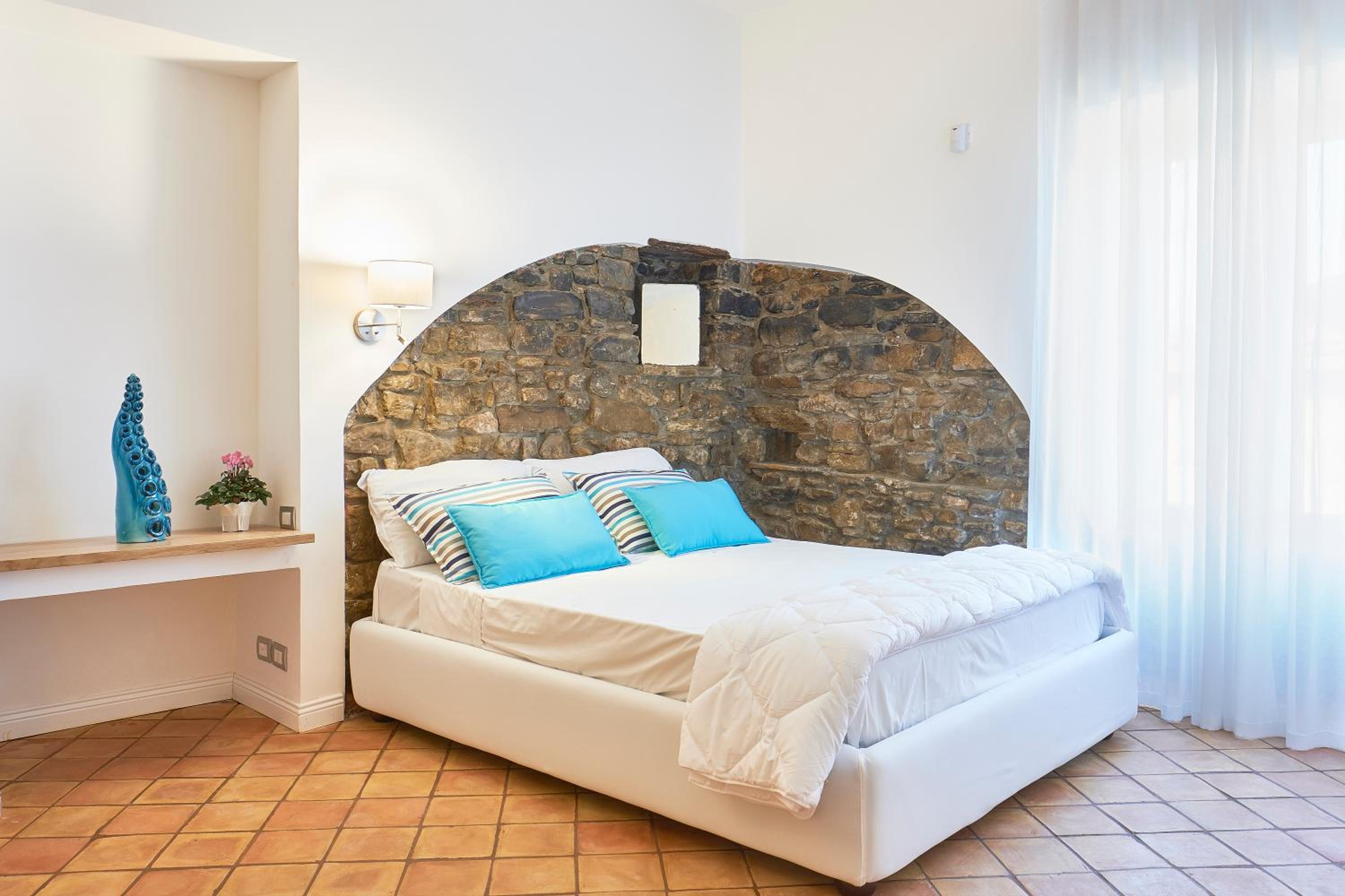 Deluxe Double Room - Photo 1