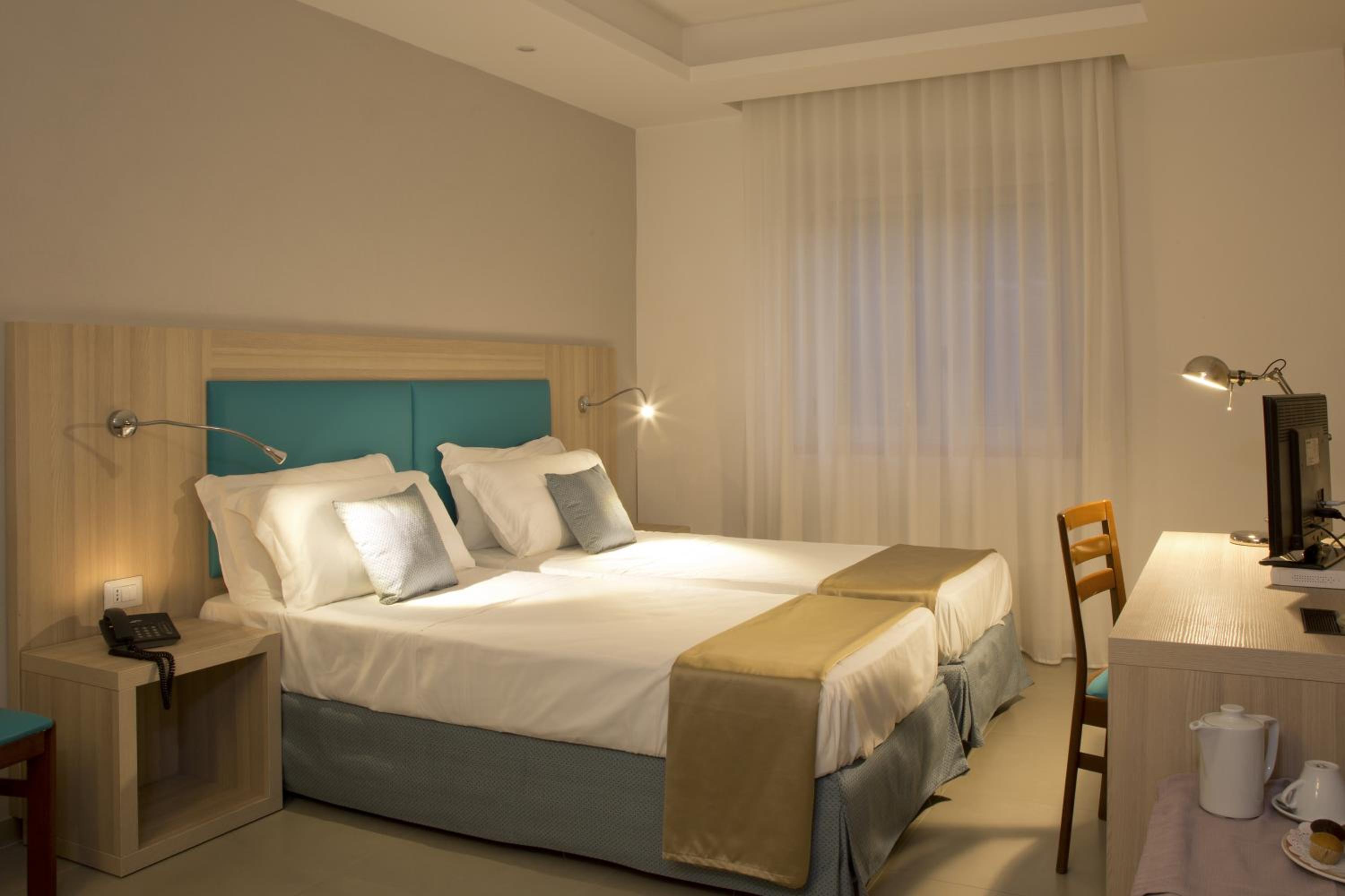 Standard Double Room - Photo 1