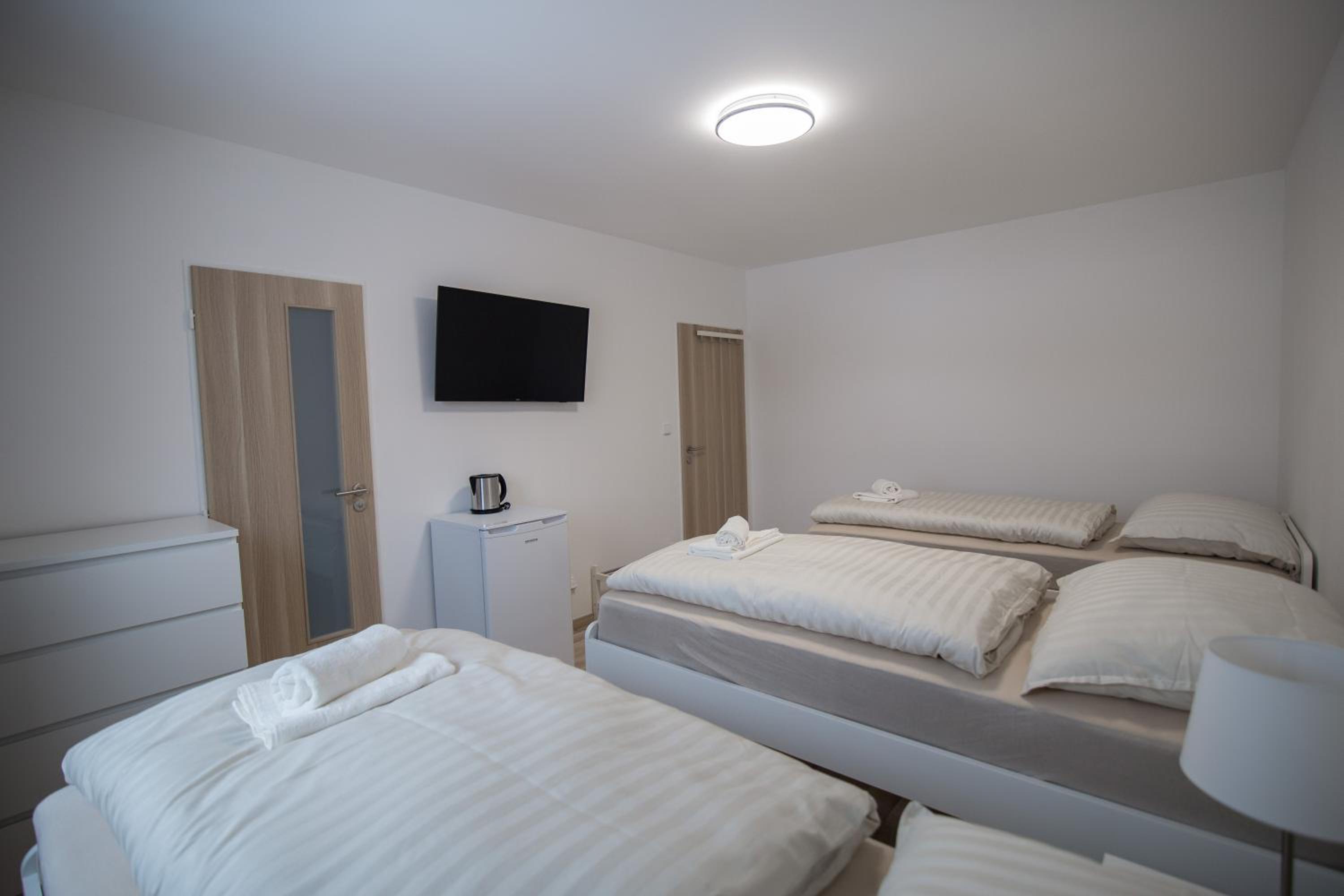 One-Bedroom Apartment - Photo 12
