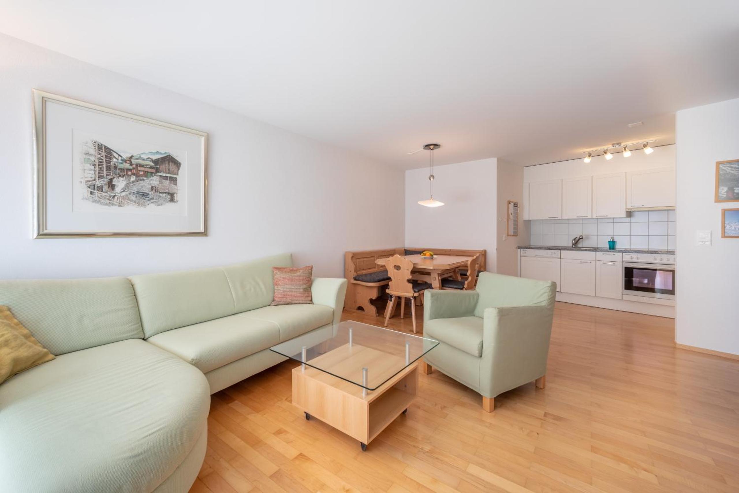 One-Bedroom Apartment photo 1