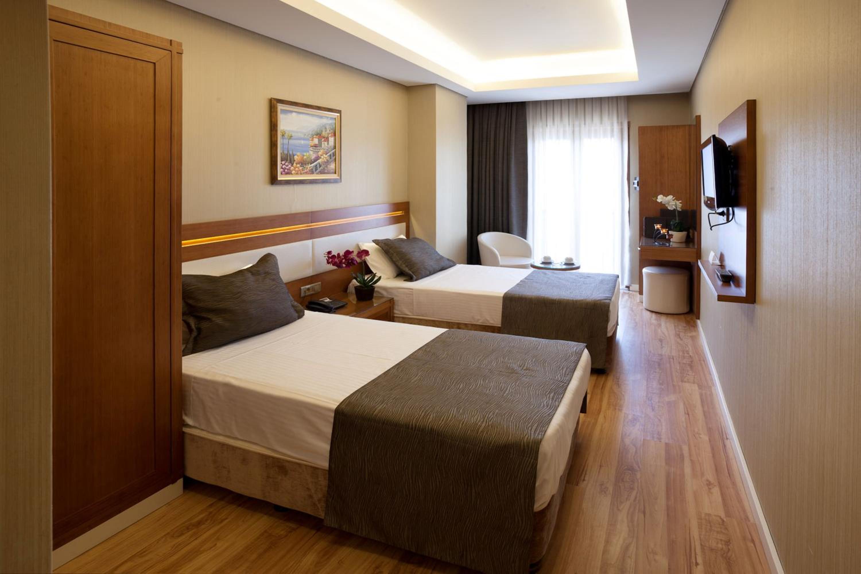 Standard Triple Room photo 2