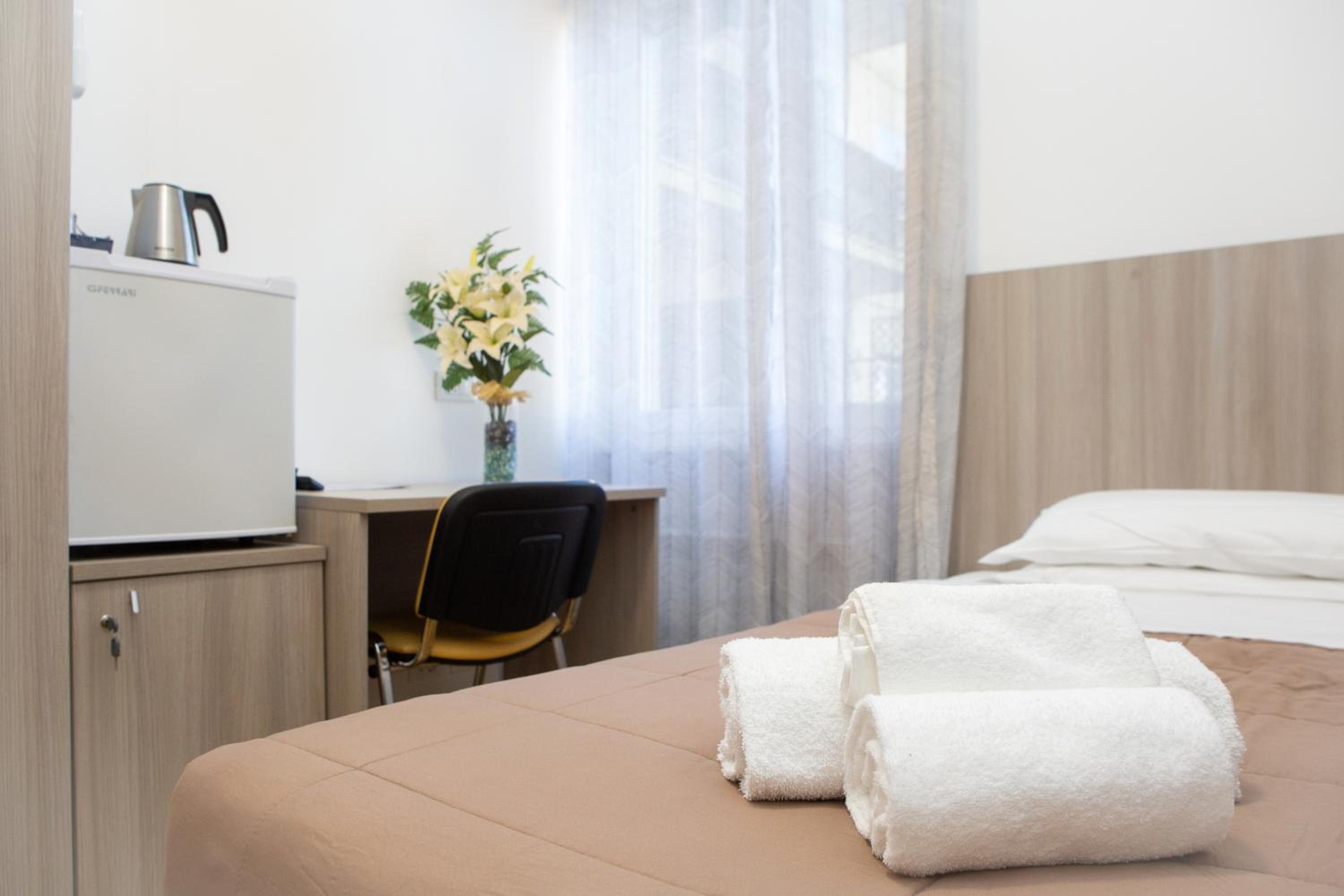 Single Room with Private Bathroom photo 1